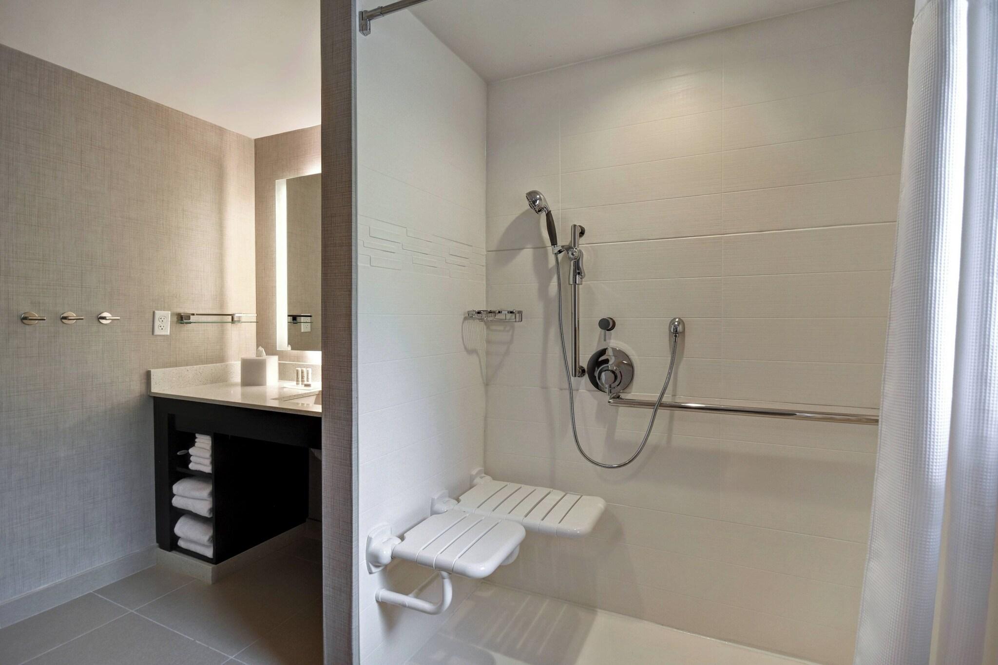 Suite Two Queen Beds One Bedroom