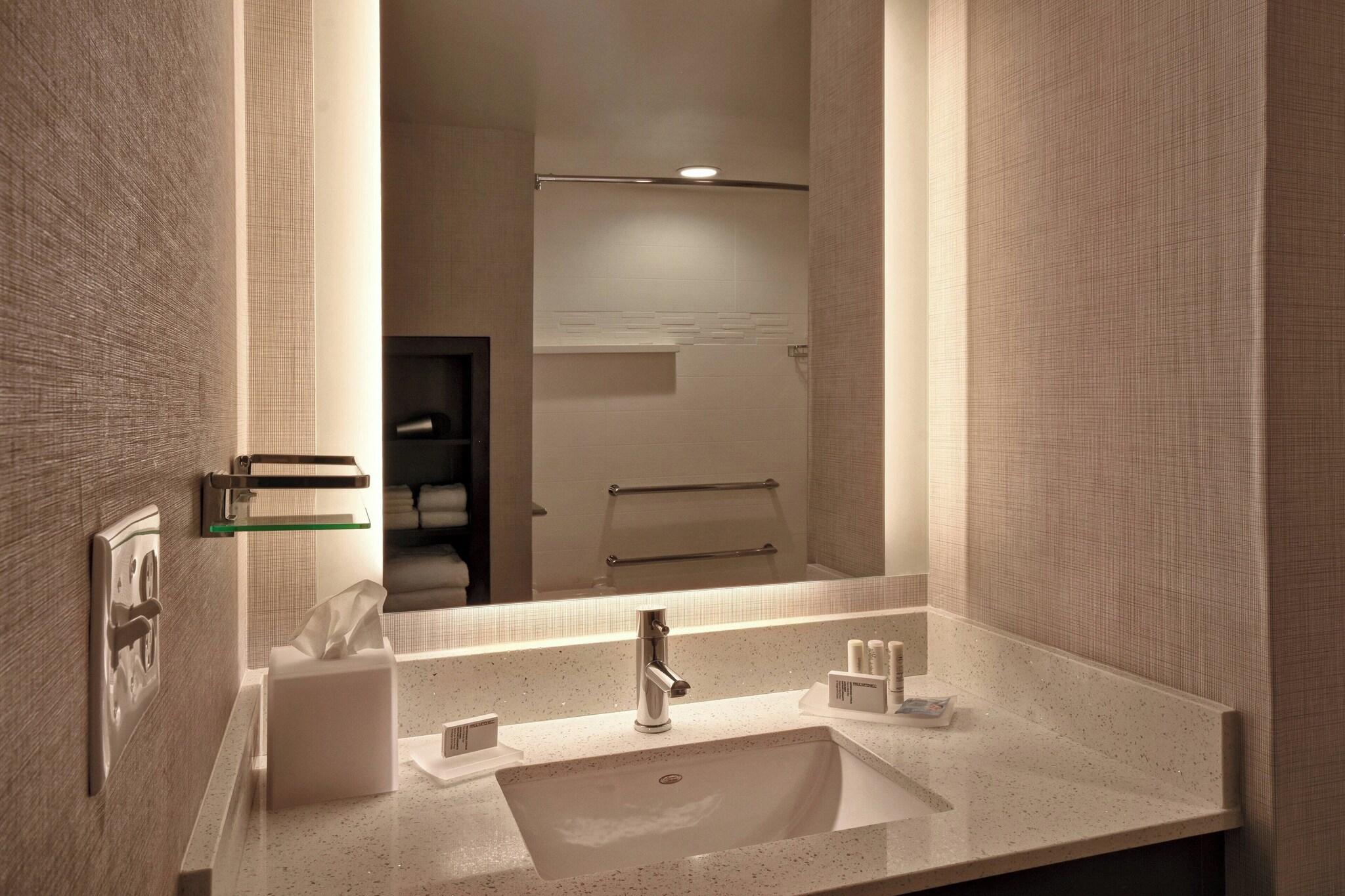 Suite Two Queen Beds One Bedroom