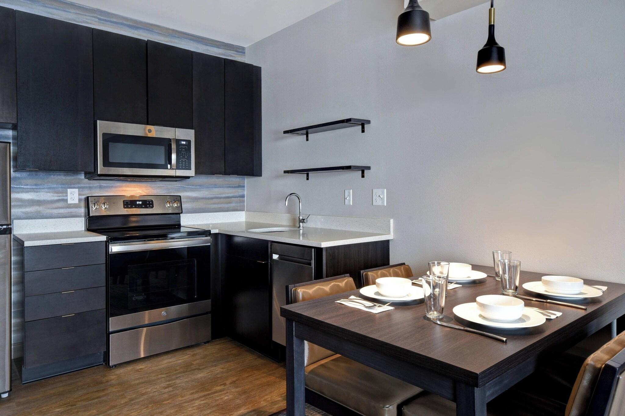 Suite Two Queen Beds One Bedroom