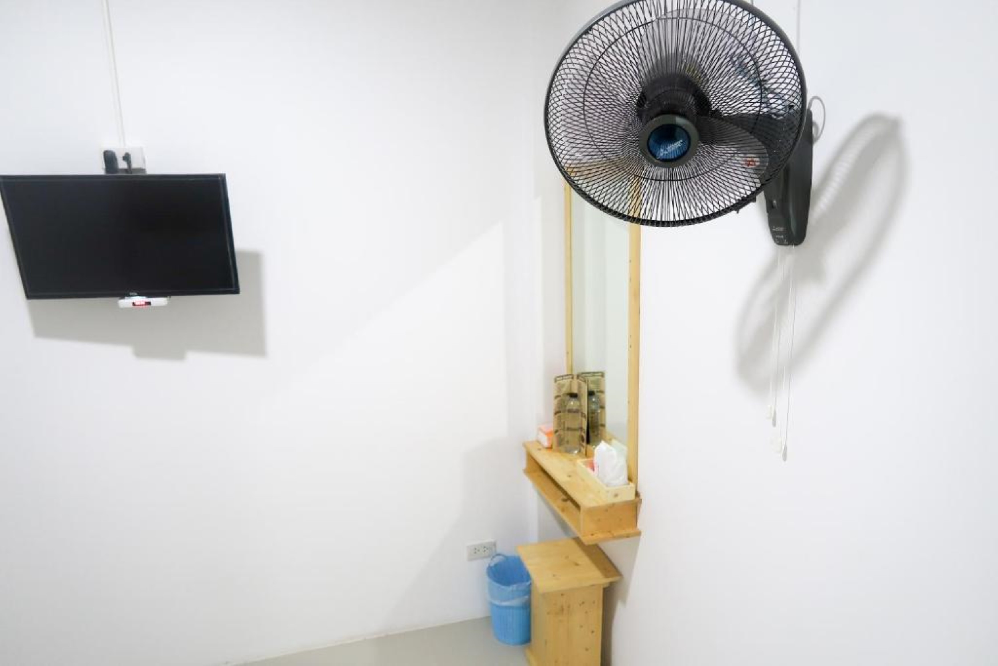 Double No Air Conditioning