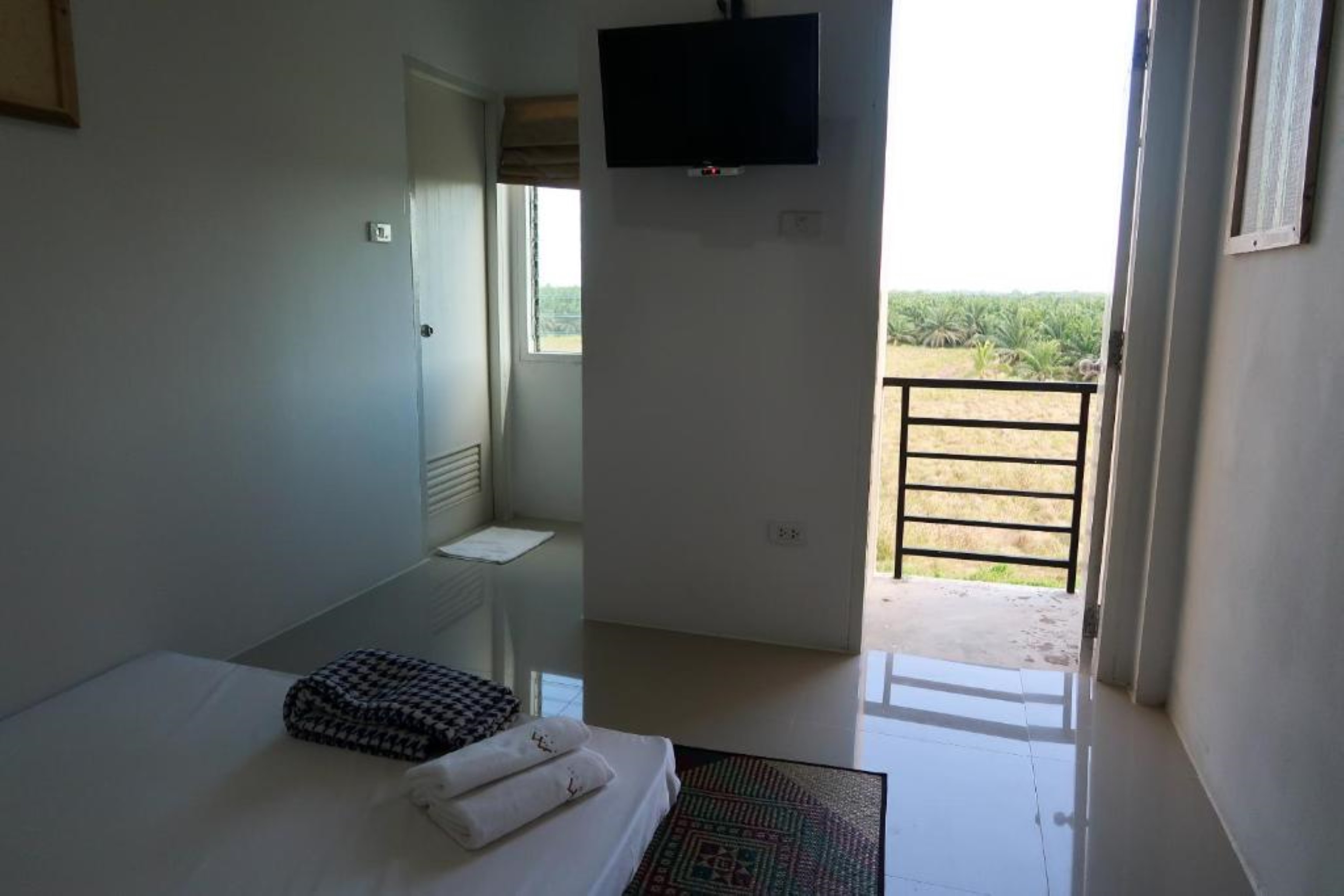 Double No Air Conditioning