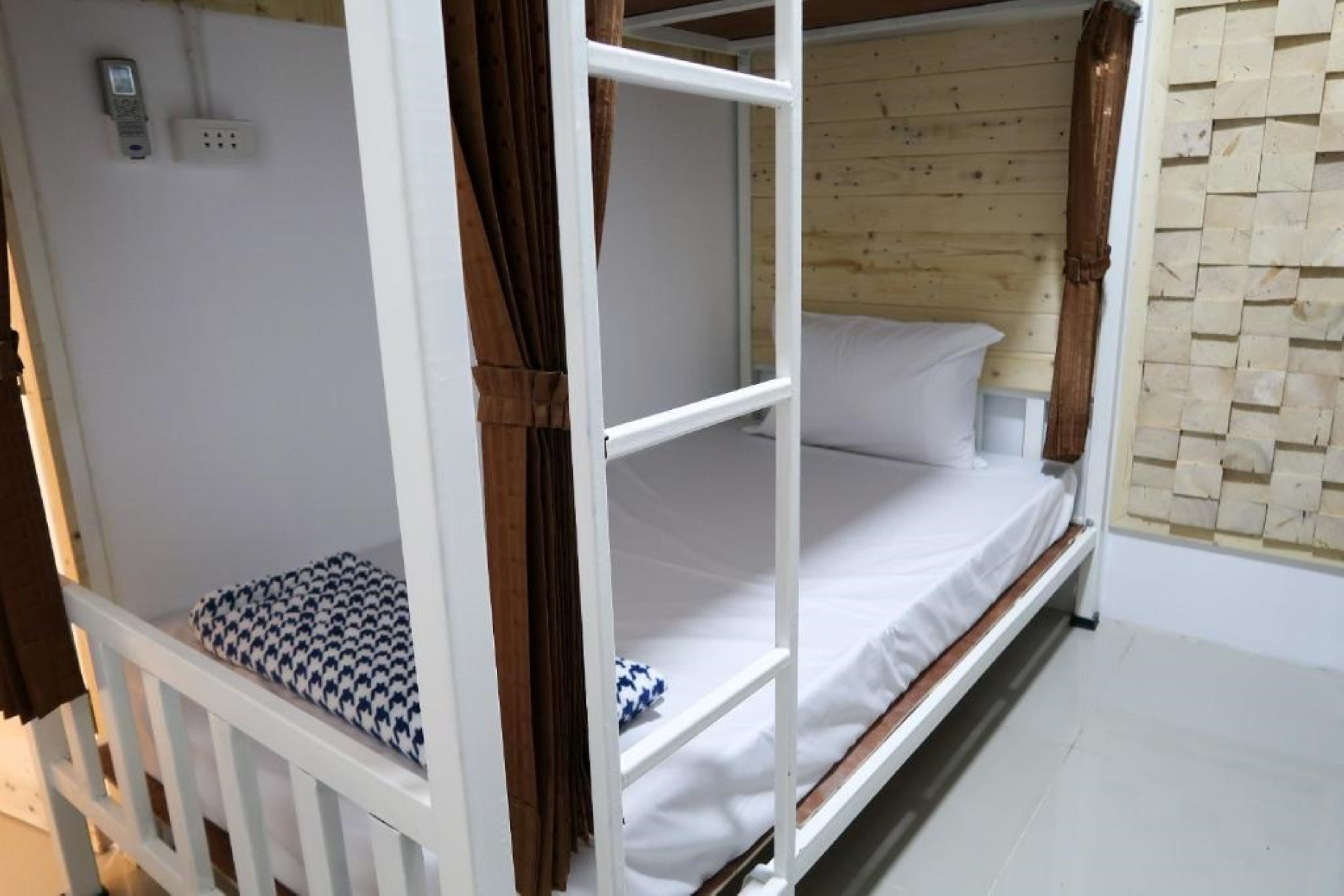 Bed in Dormitory Bunk Bed