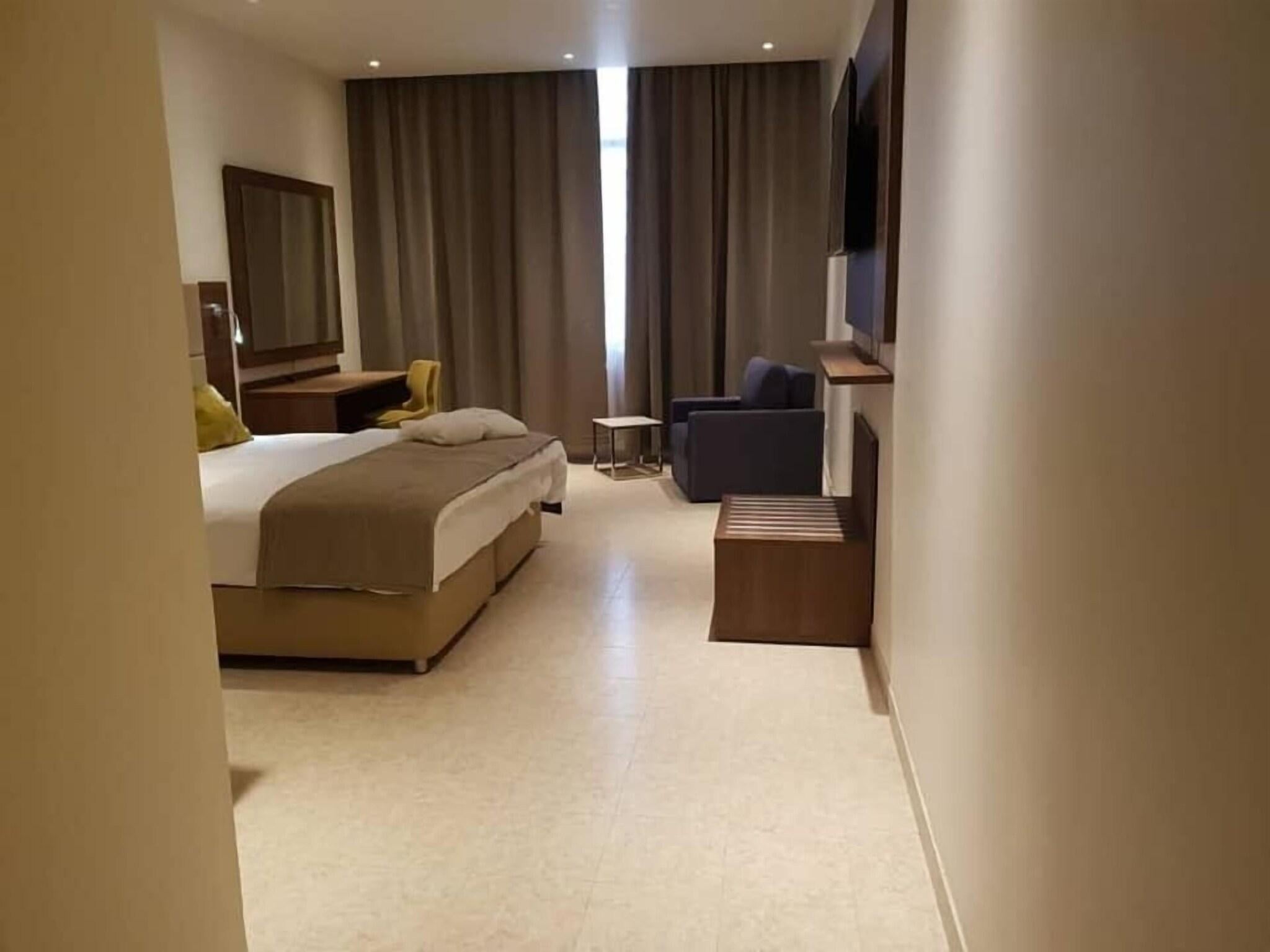 Double King Size Bed