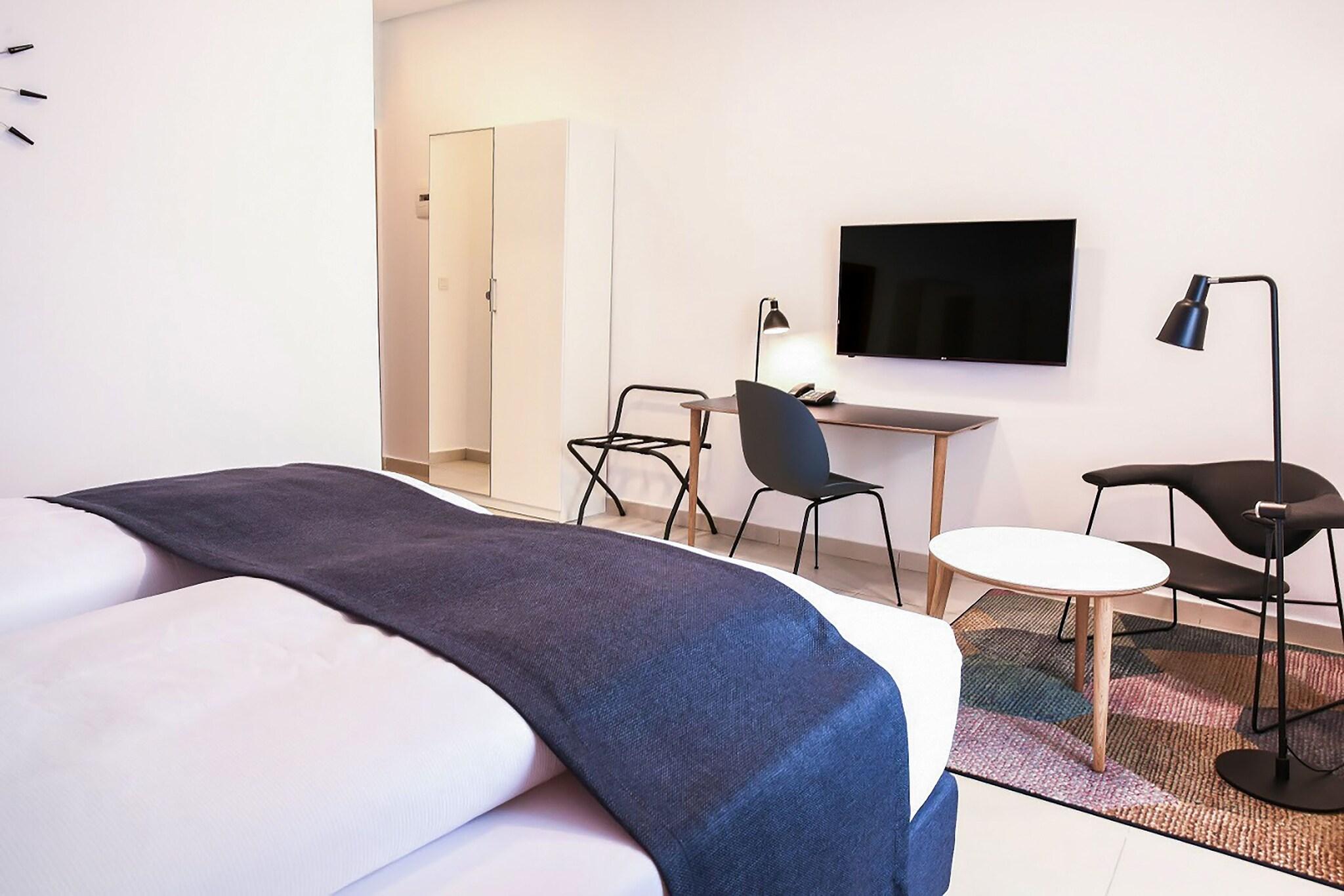 Double King Bed Non Smoking