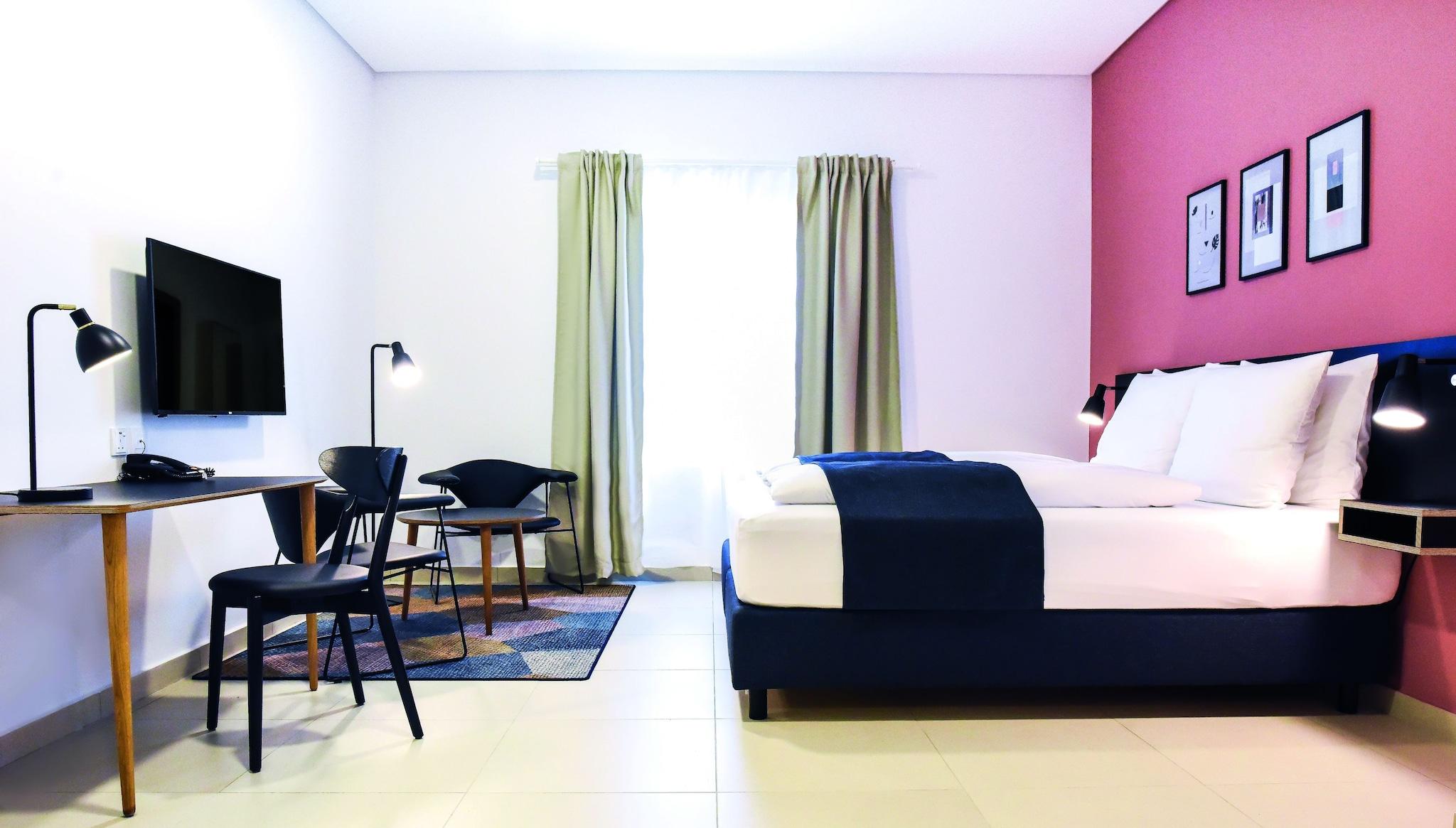 Double Deluxe King Bed