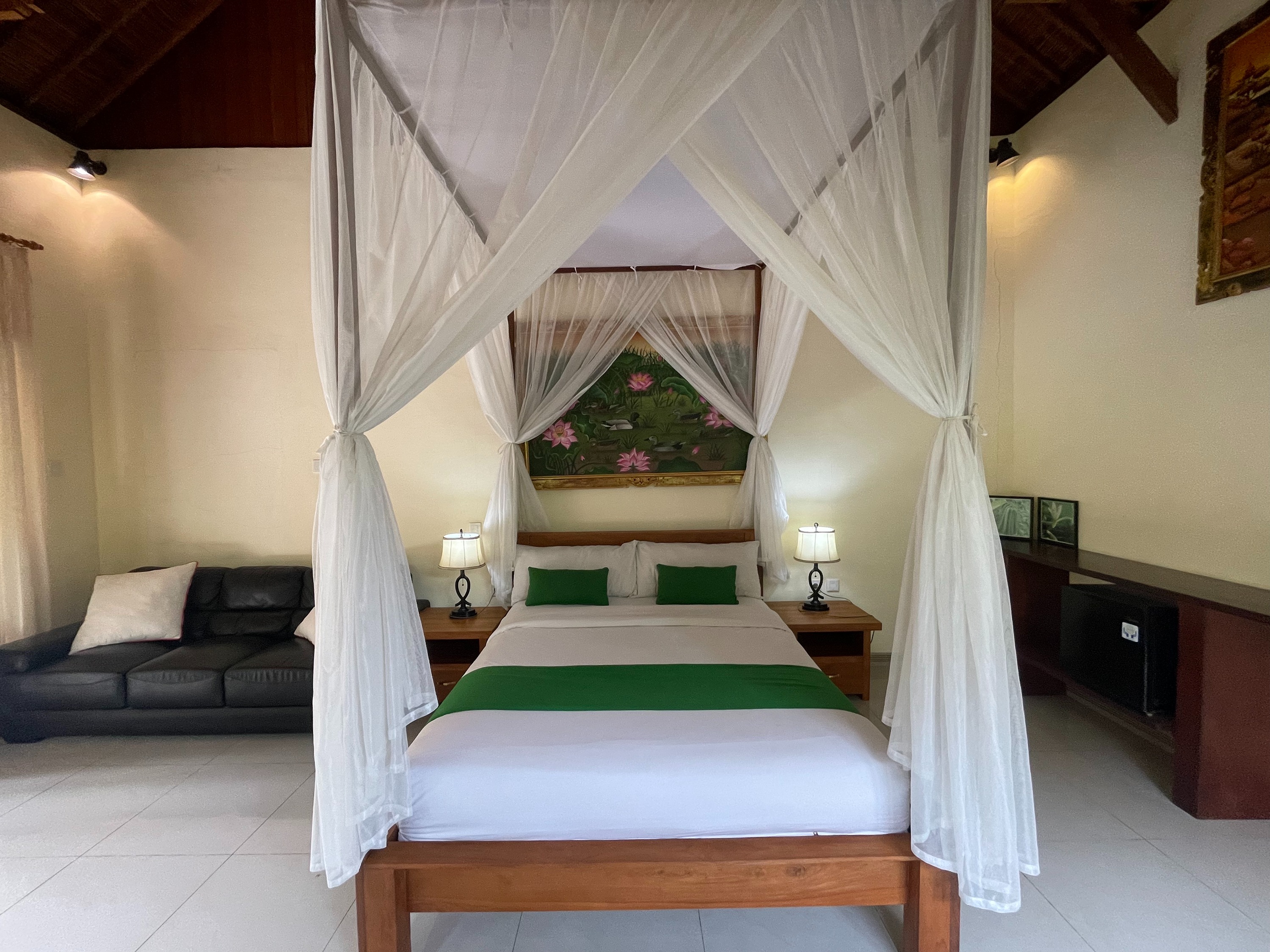 Double Deluxe King Bed