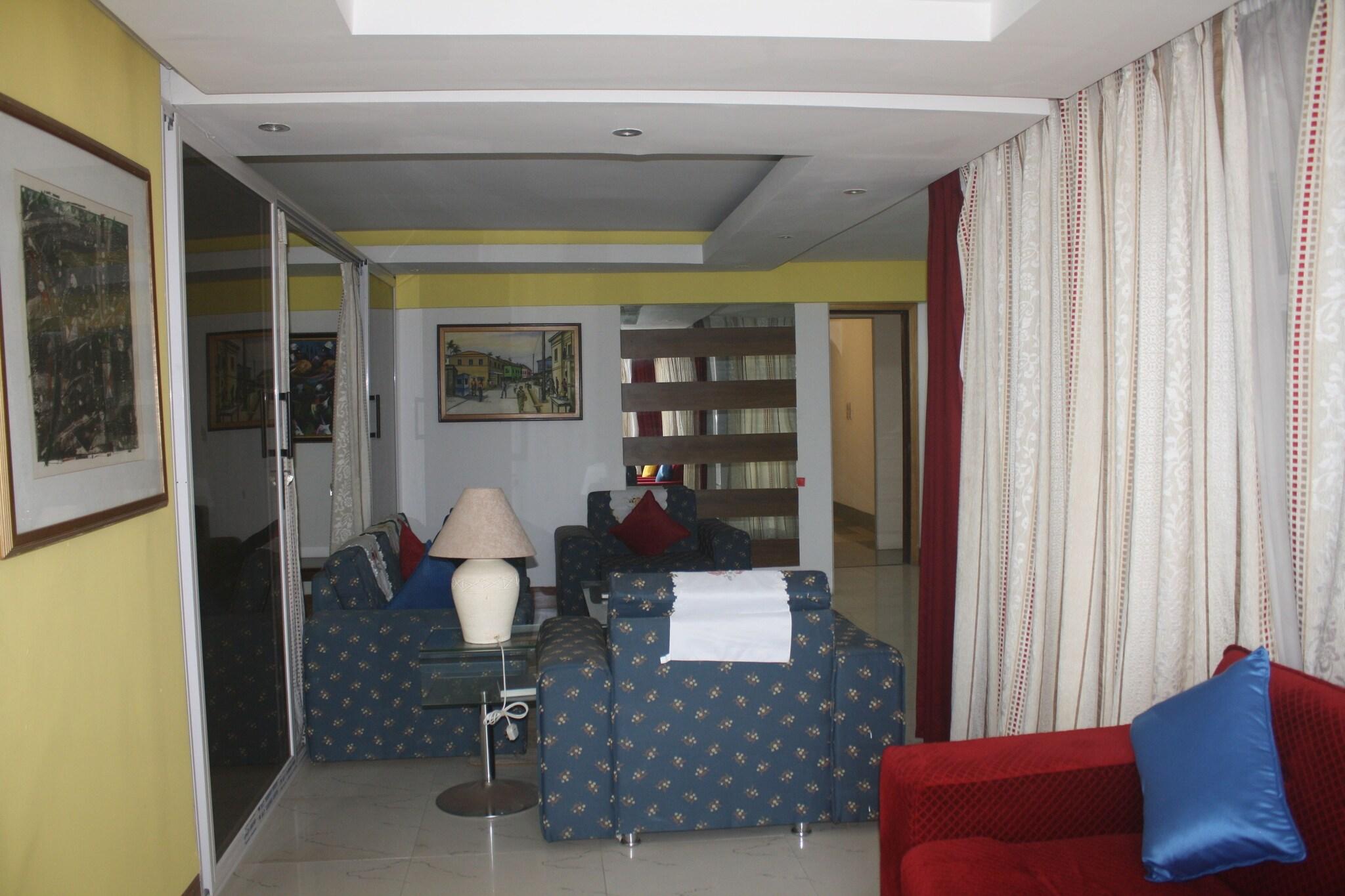 Studio Executive King Bed