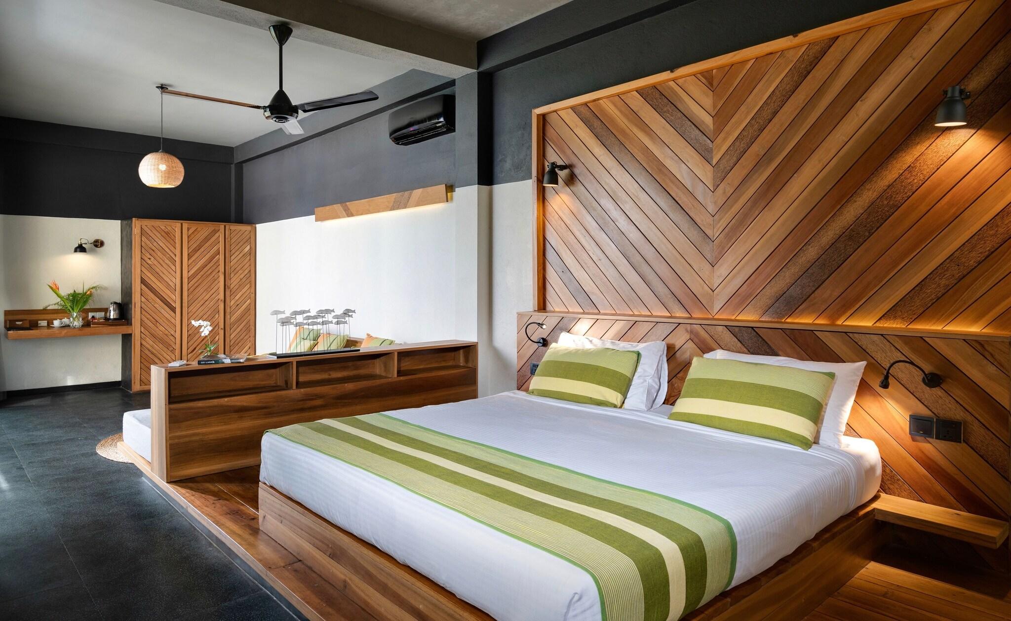 Suite Ocean View King Bed