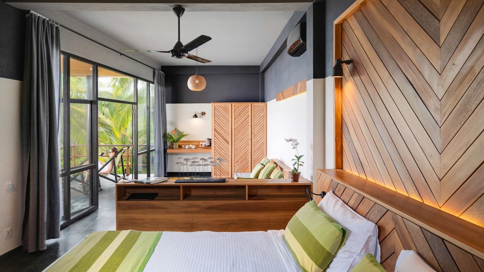 Suite Ocean View King Bed