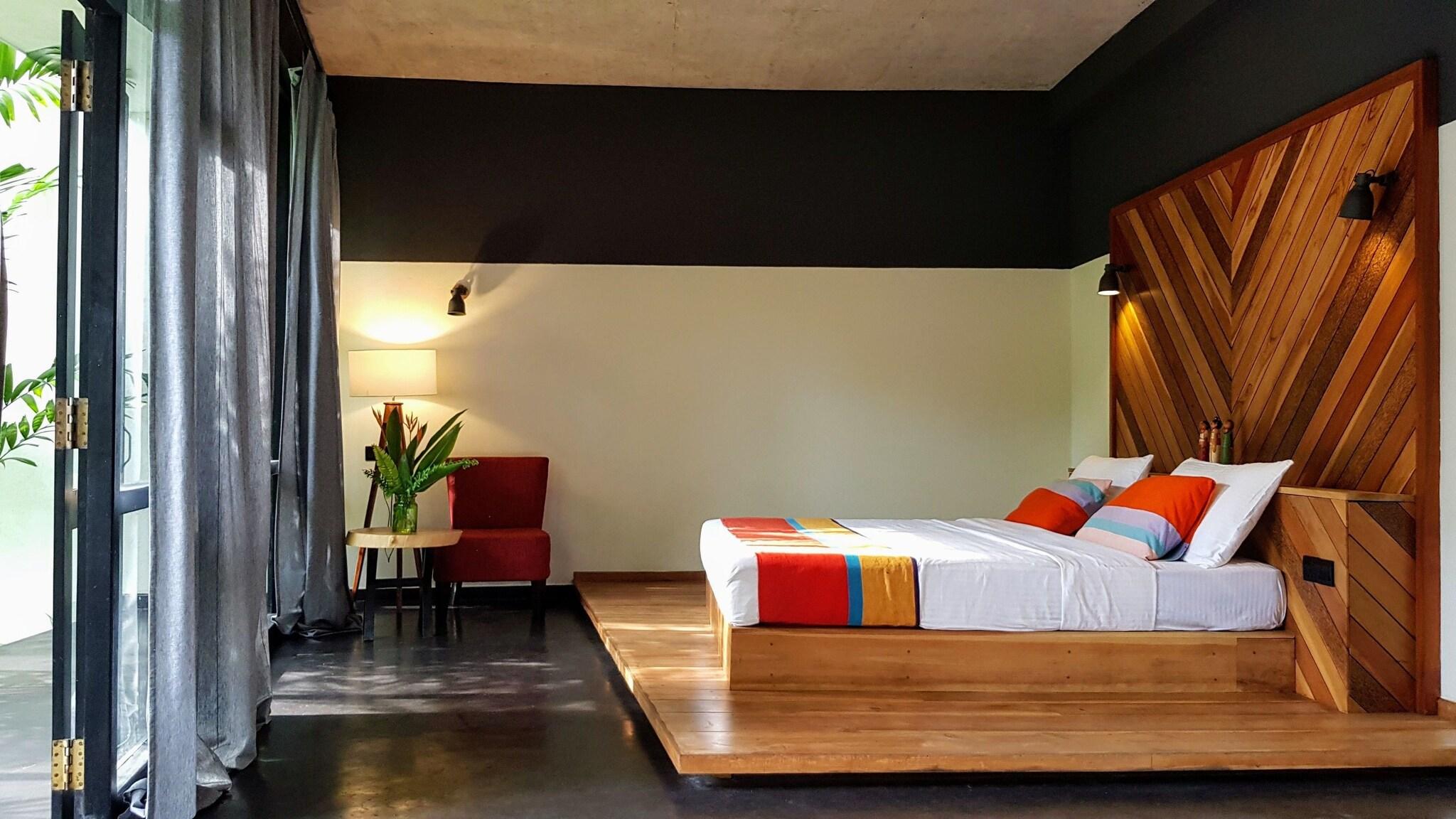 Double Garden View King Bed