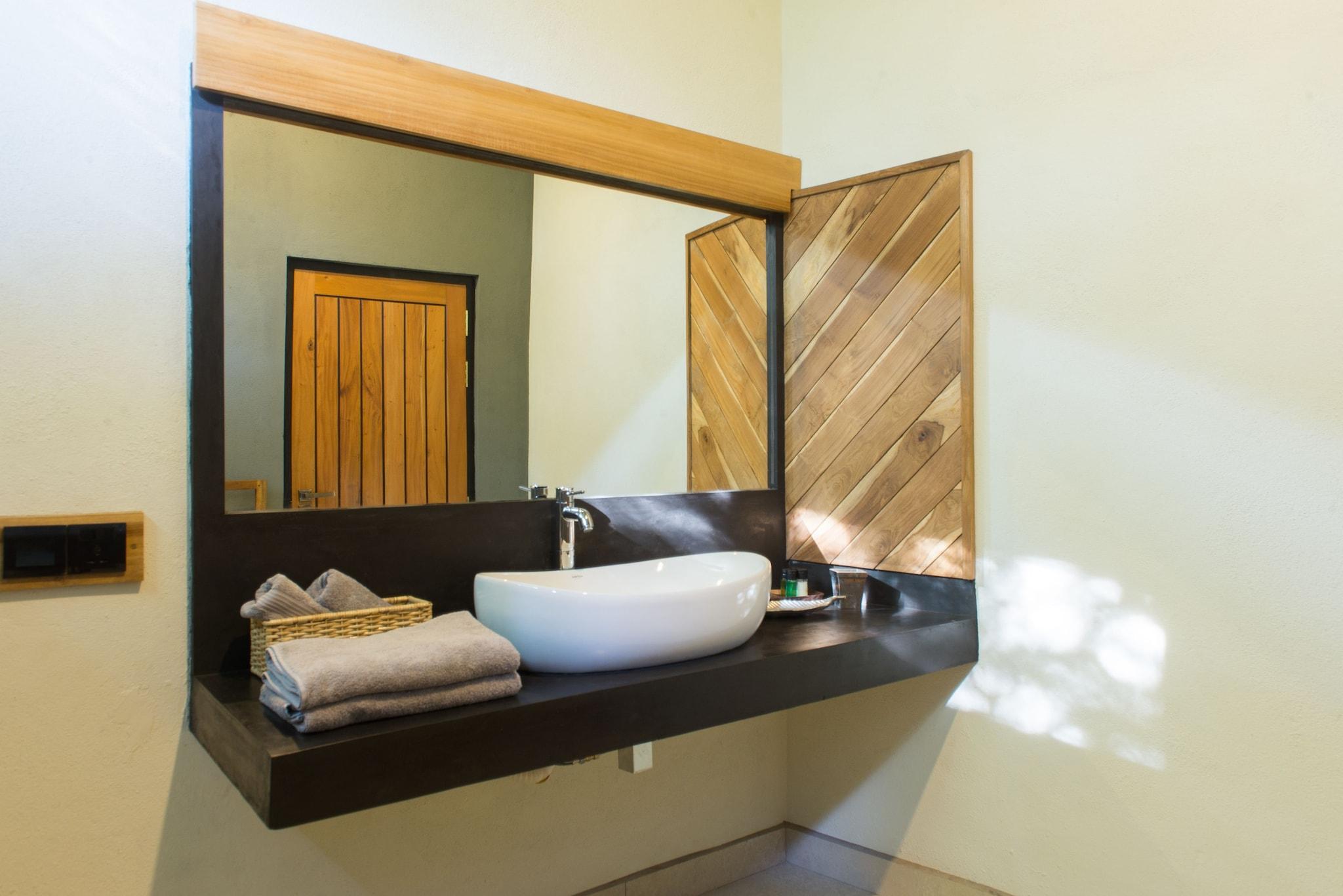 Double Garden View King Bed