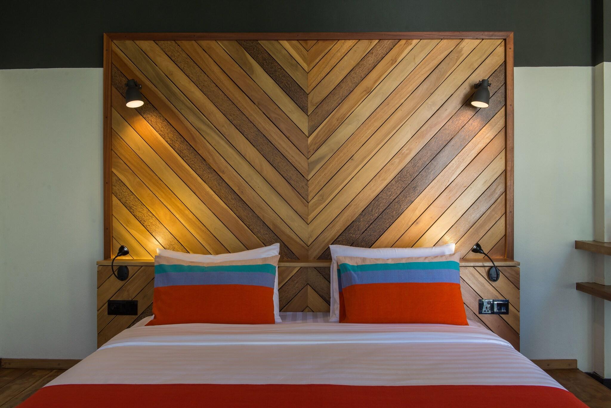 Double Partial Ocean View King Bed