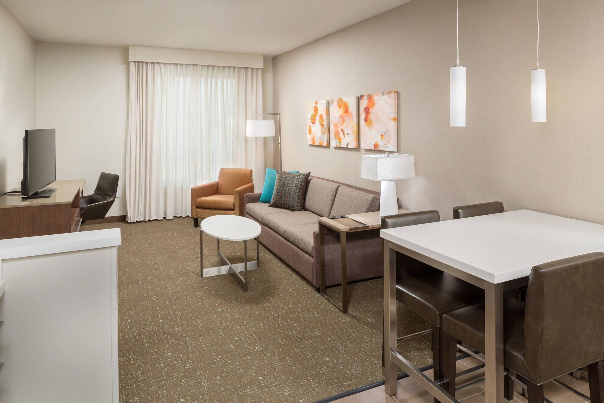 Suite Two Queen Beds One Bedroom