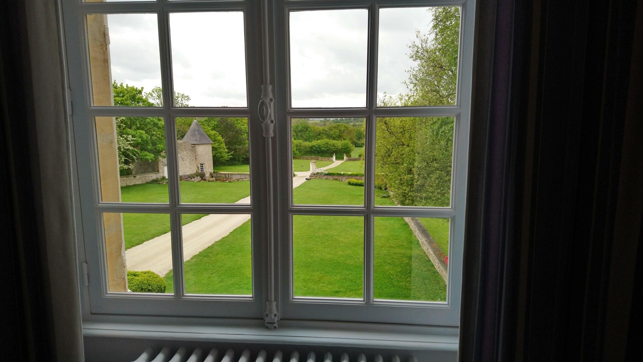 Double Queen Size Bed