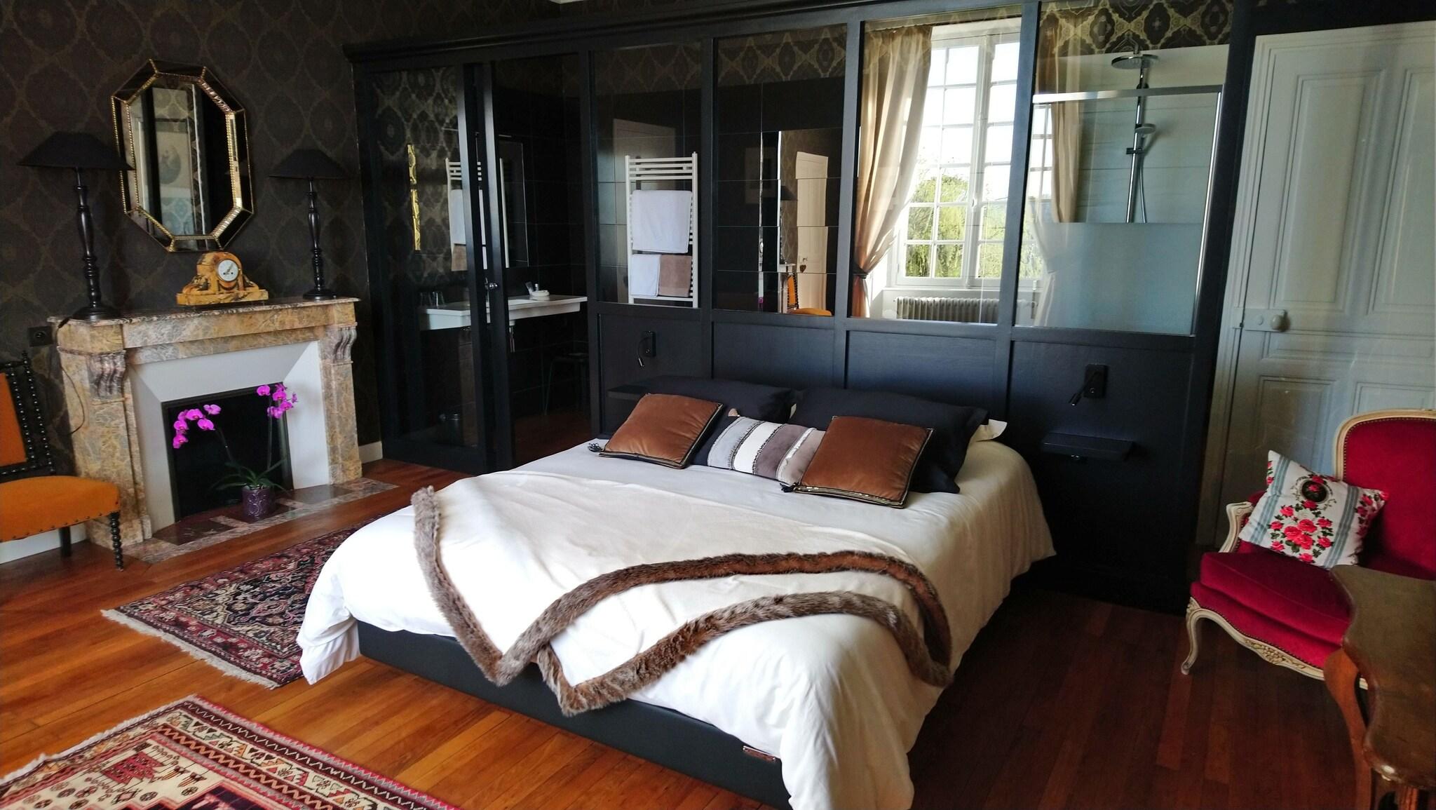 Double Queen Size Bed