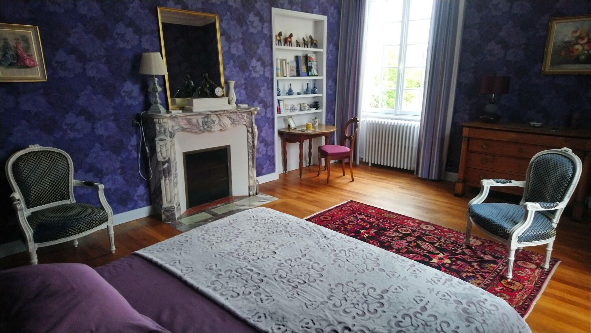 Double Queen Size Bed