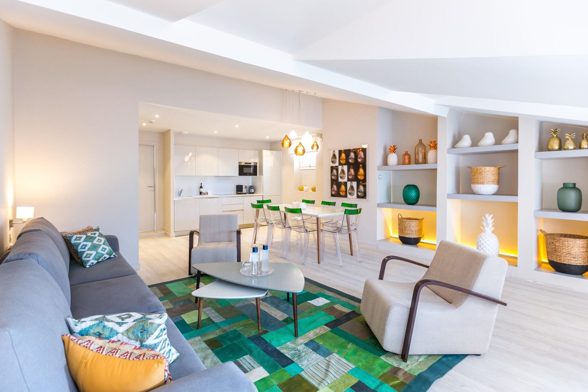 Apartment Queen Size Bed