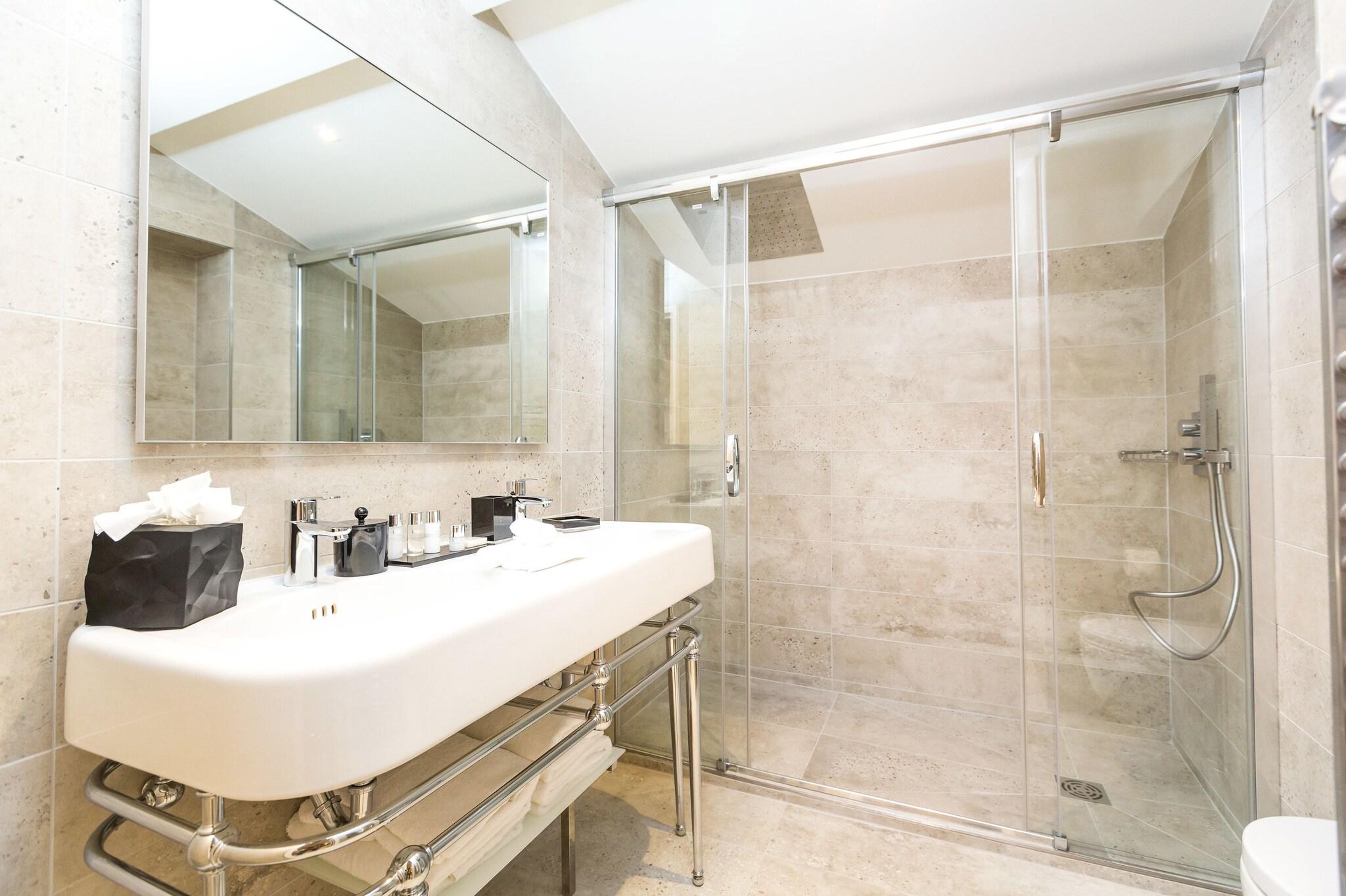 Apartment Queen Size Bed