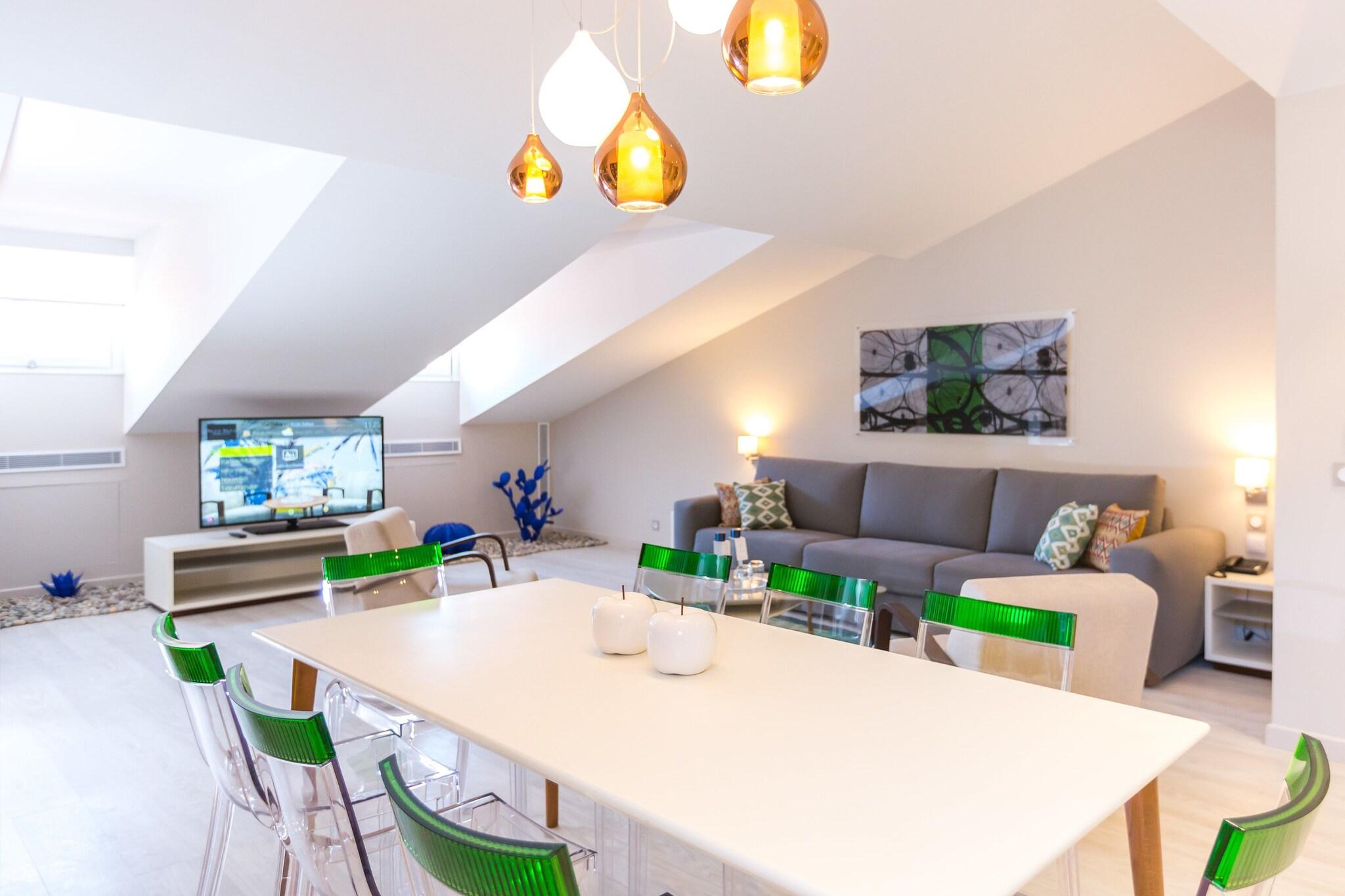 Apartment Queen Size Bed