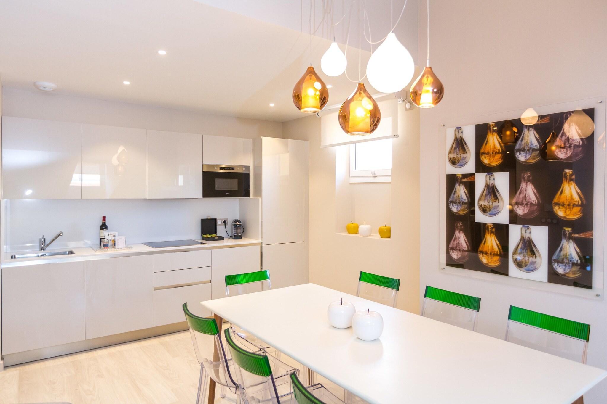 Apartment Queen Size Bed