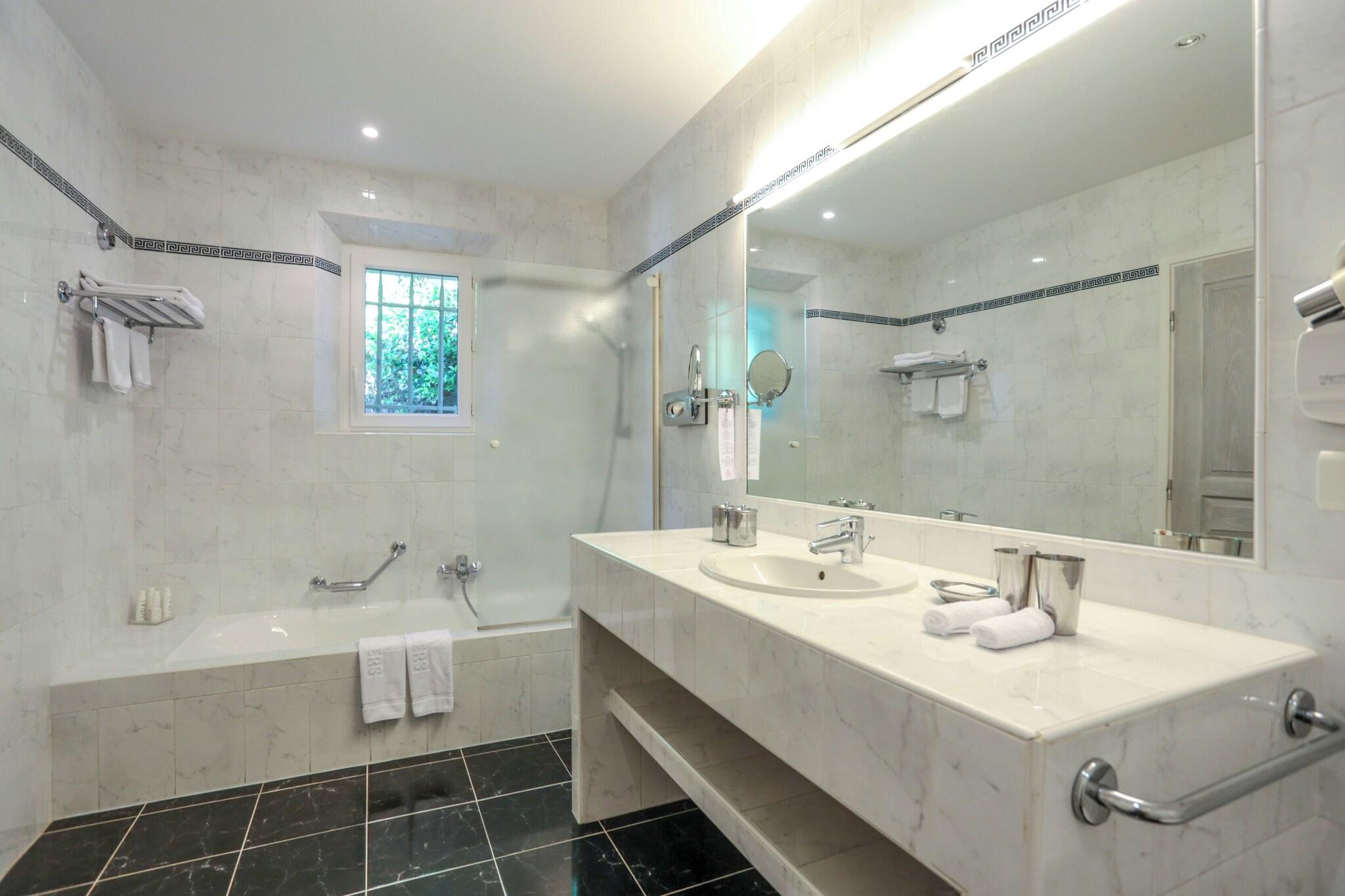 Double or Twin Superior Sea View