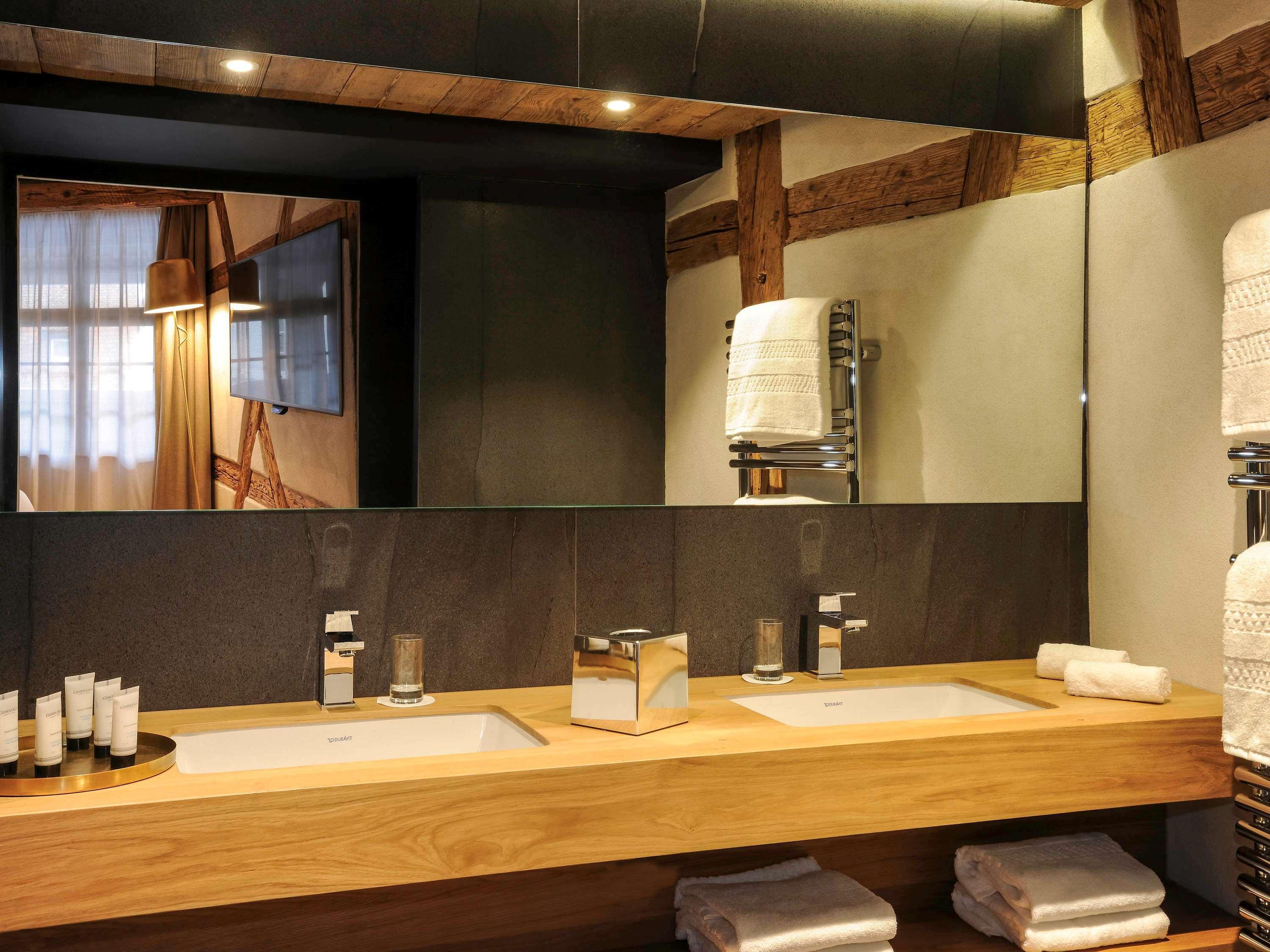 Double Deluxe King Bed