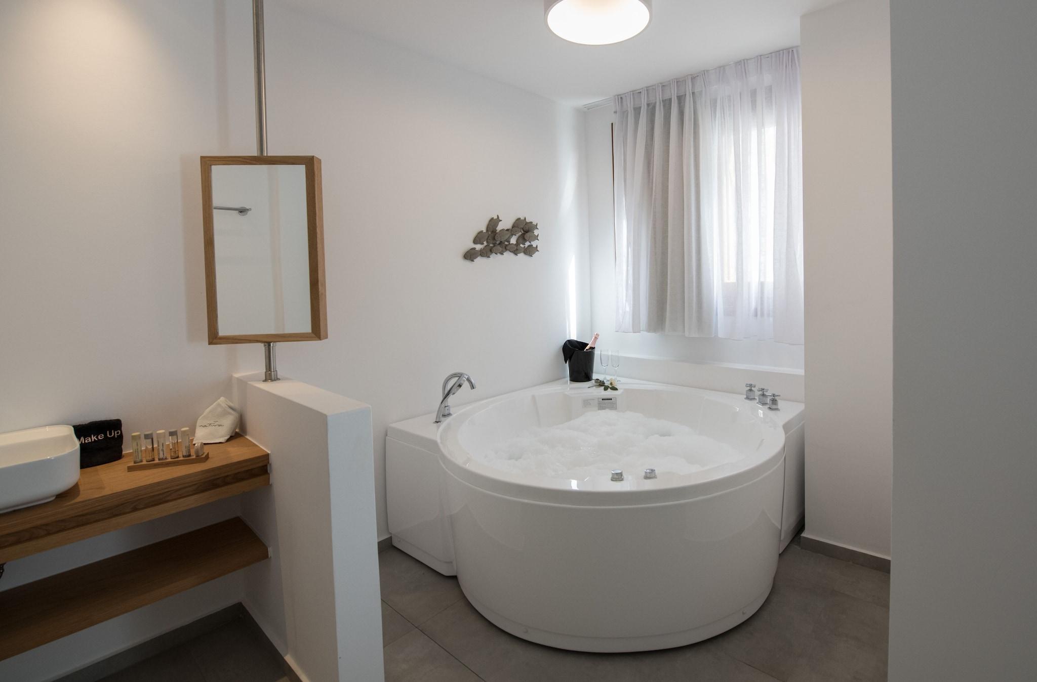 Suite King Bed with Jacuzzi