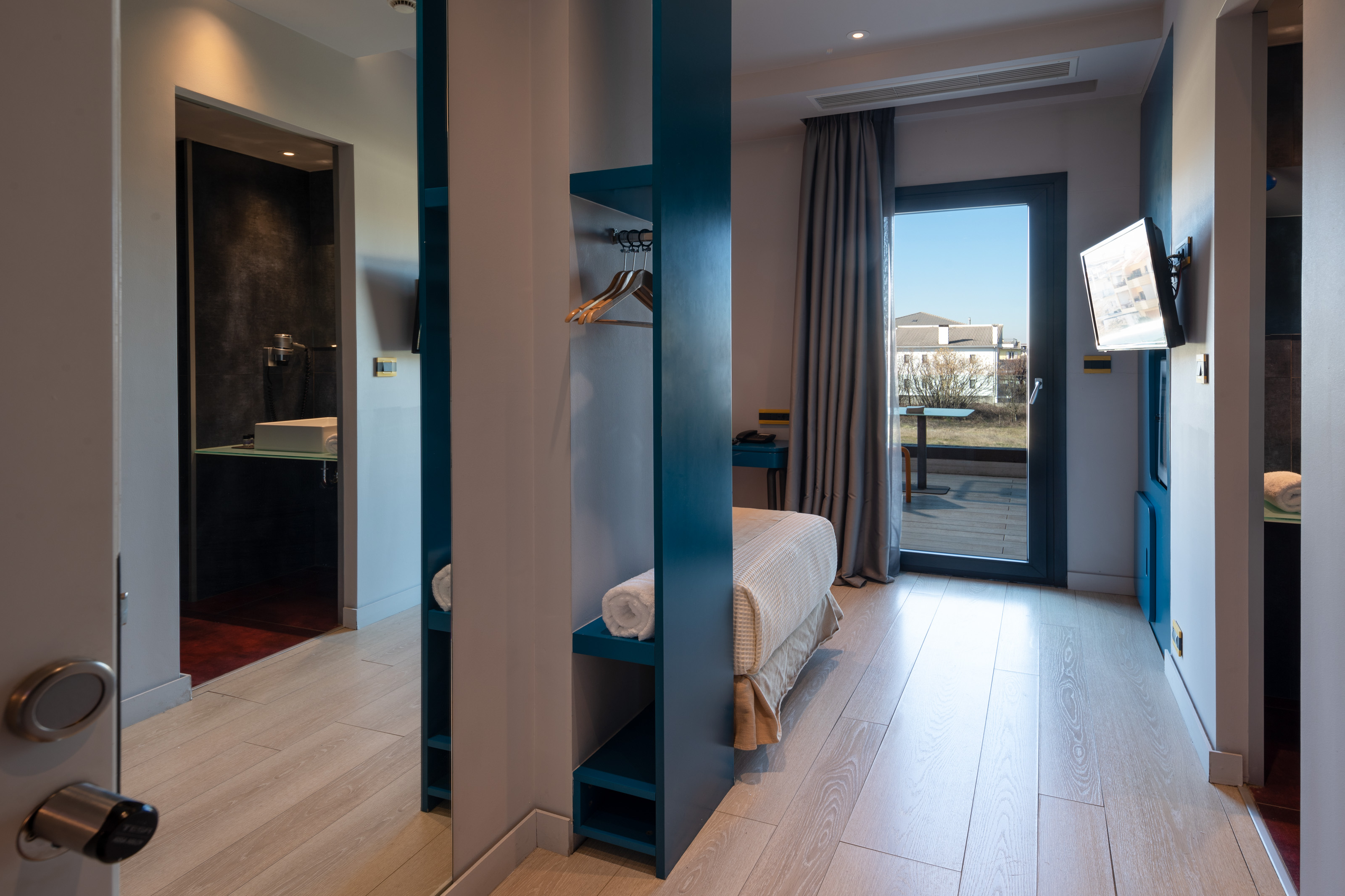 Single Mountain View