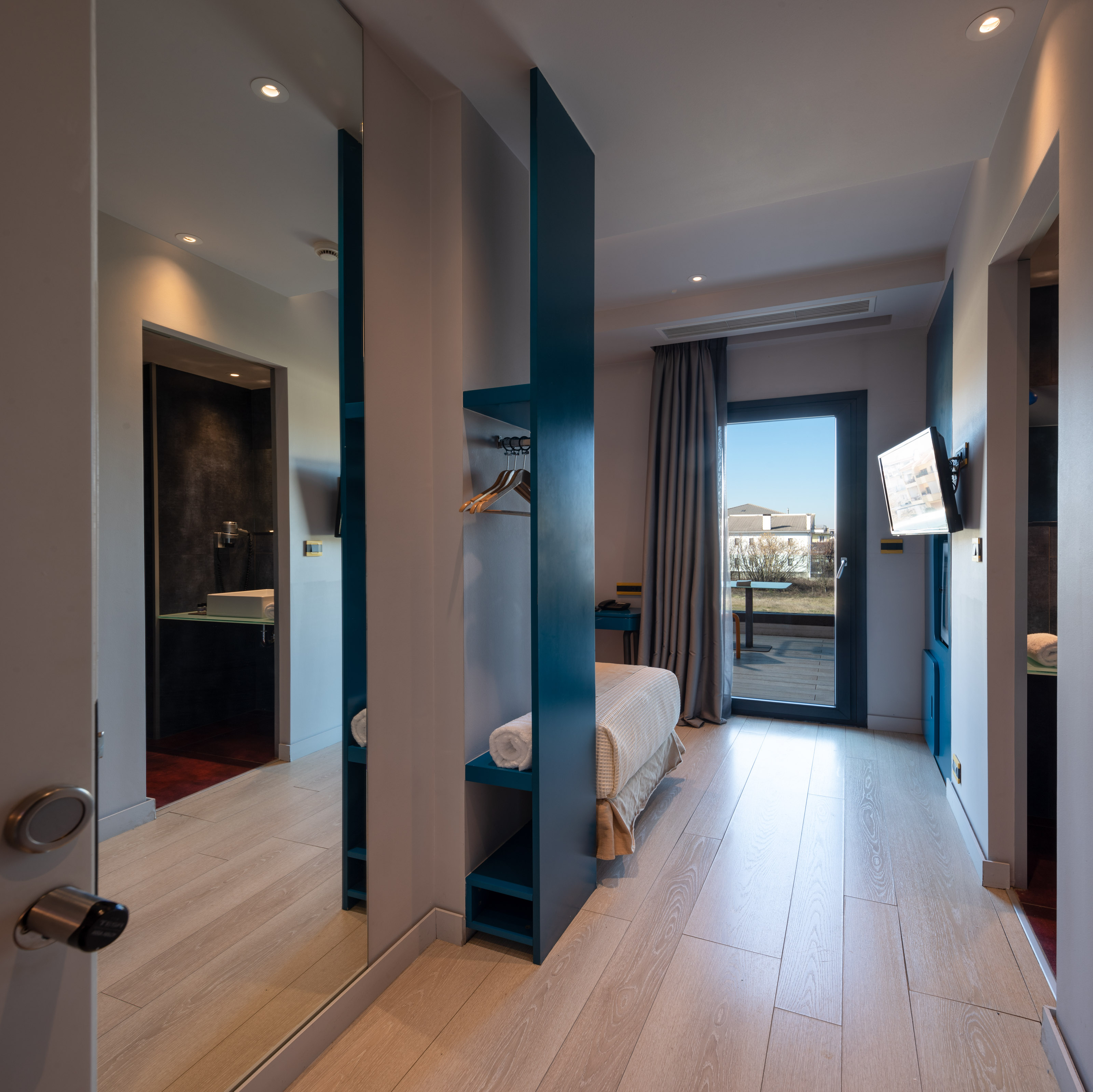 Single Mountain View