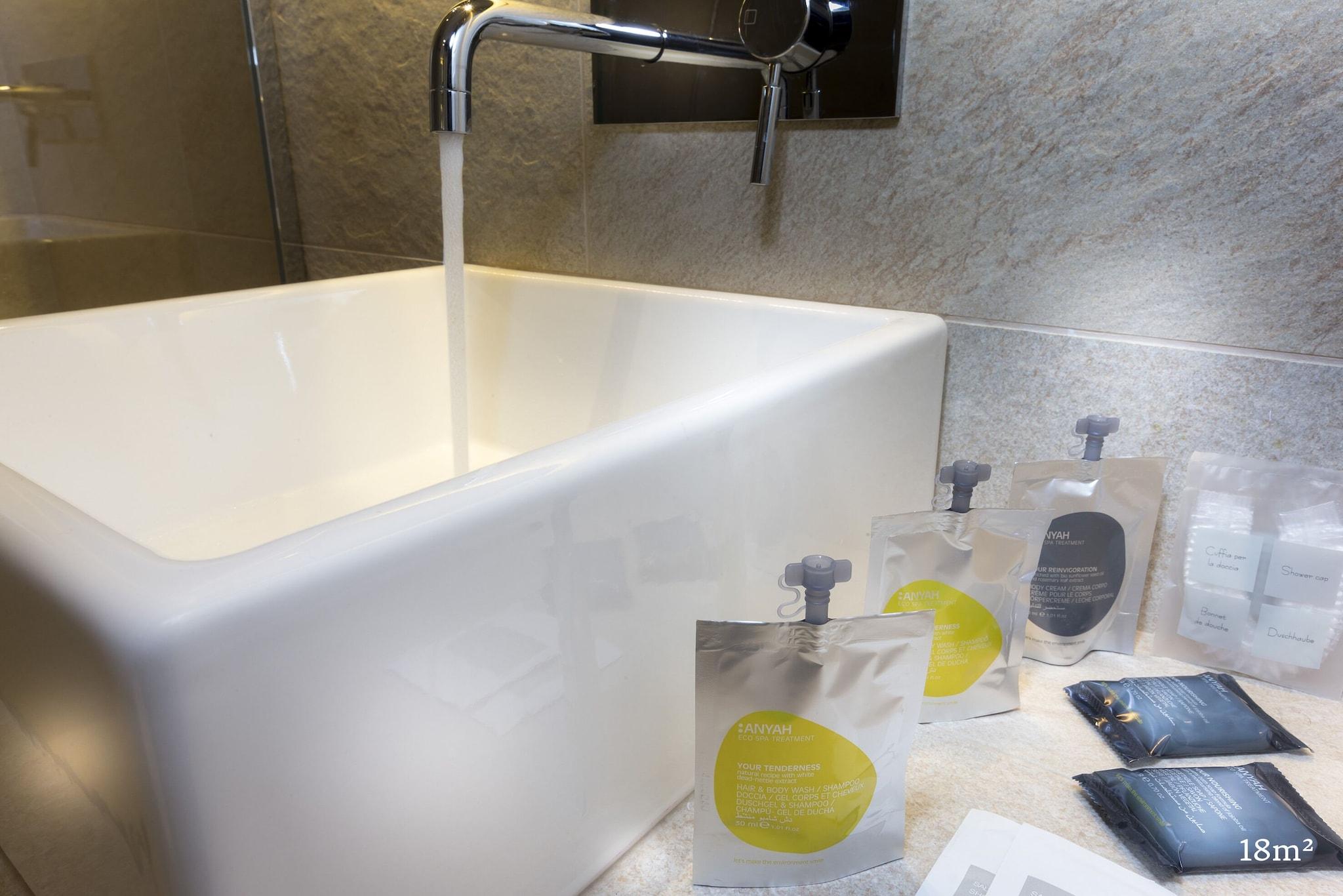 Double Deluxe King Bed