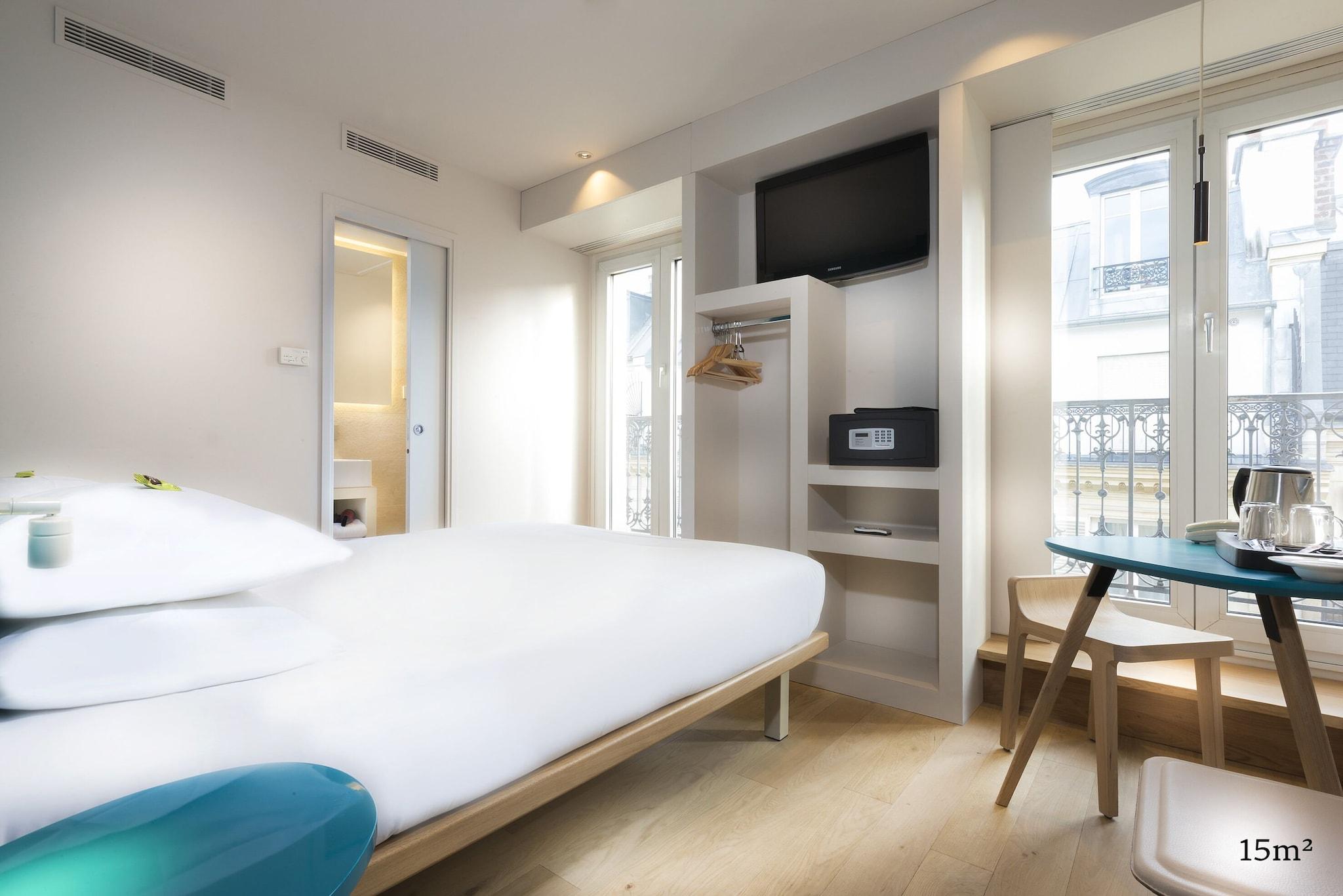 Double Deluxe King Bed