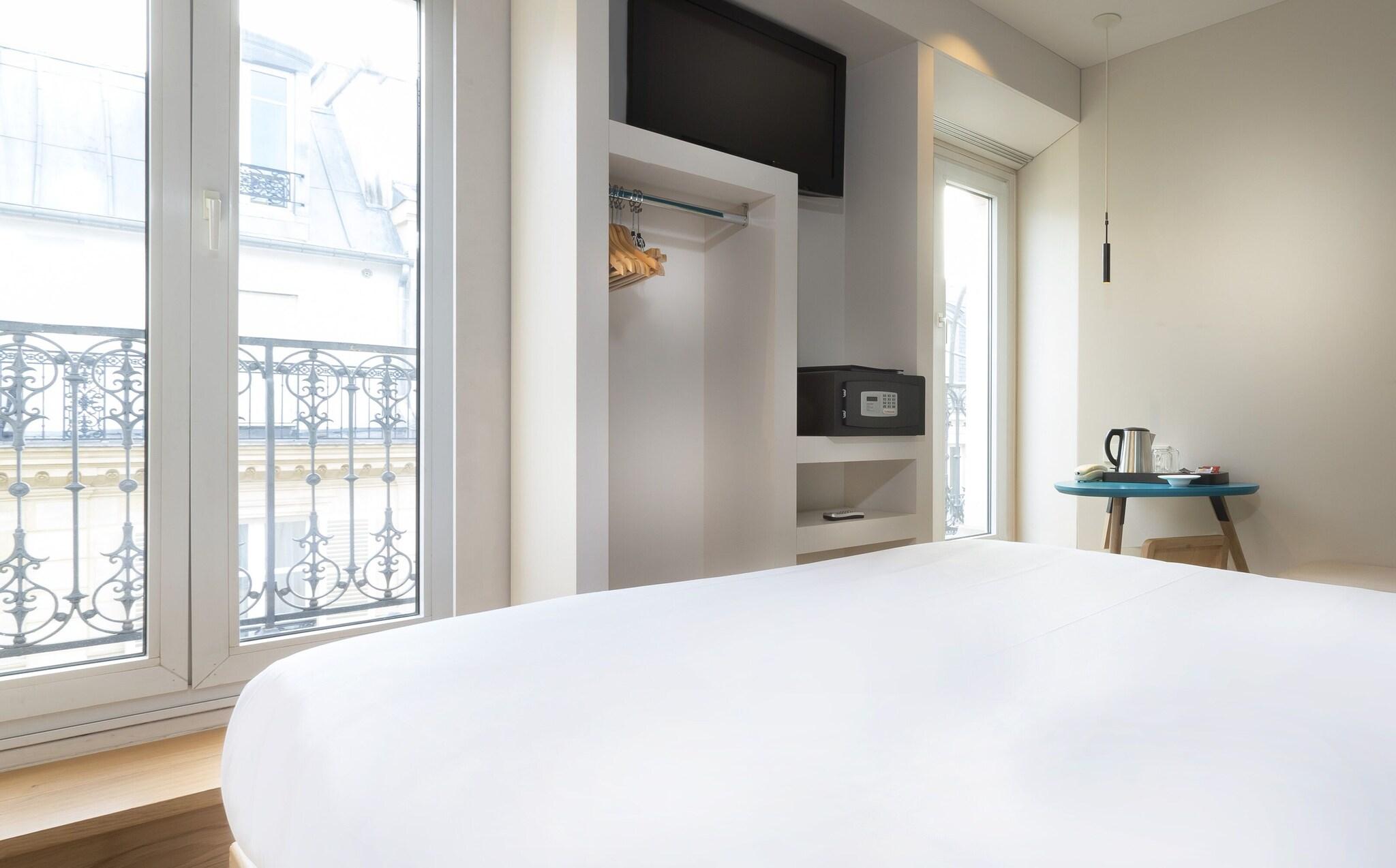 Double Deluxe King Bed