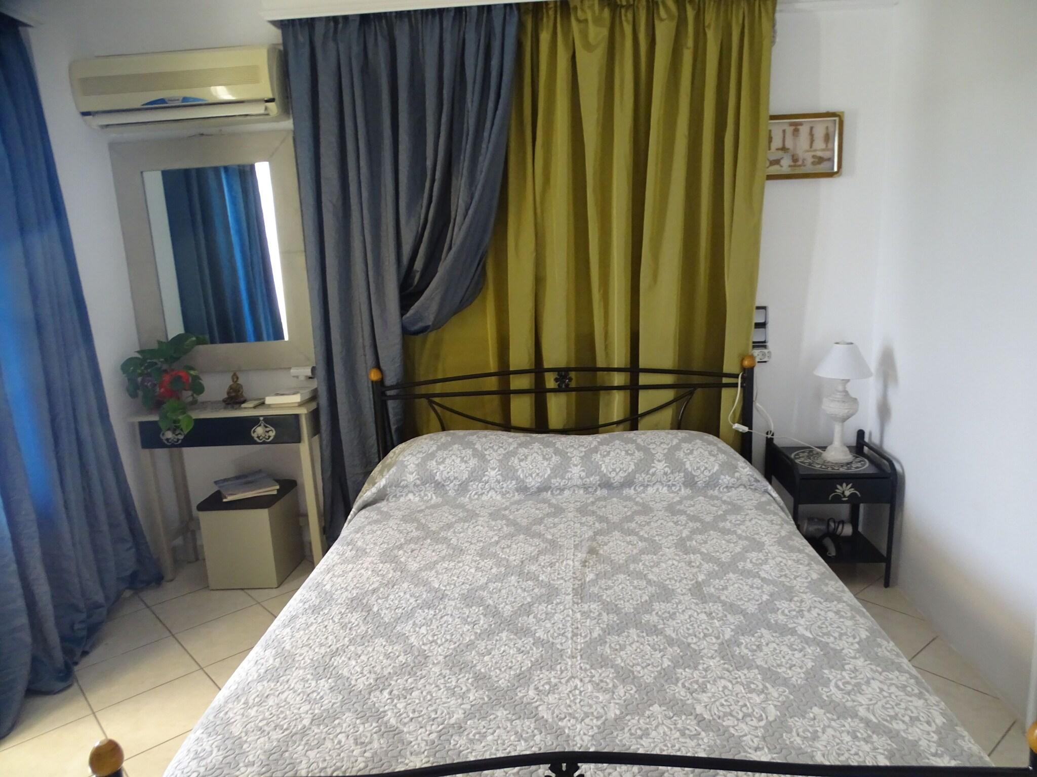 Junior Suite Queen Size Bed