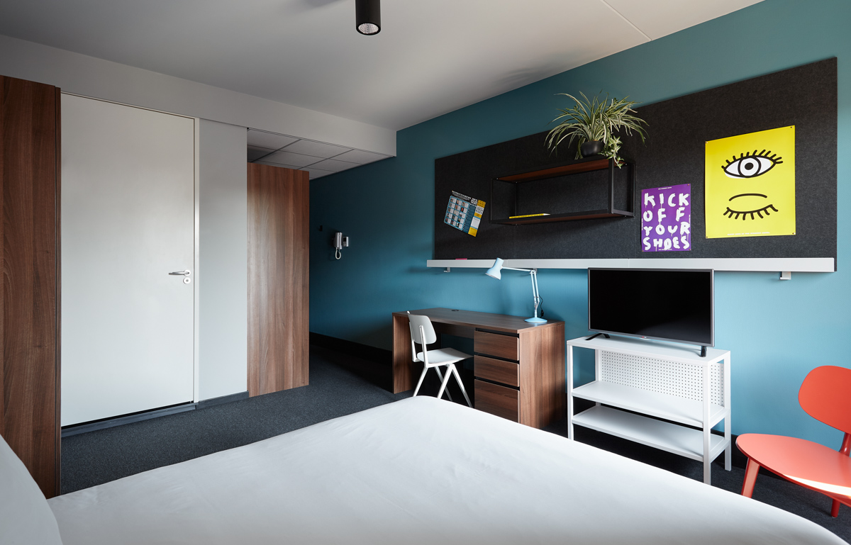 Double Queen Size Bed