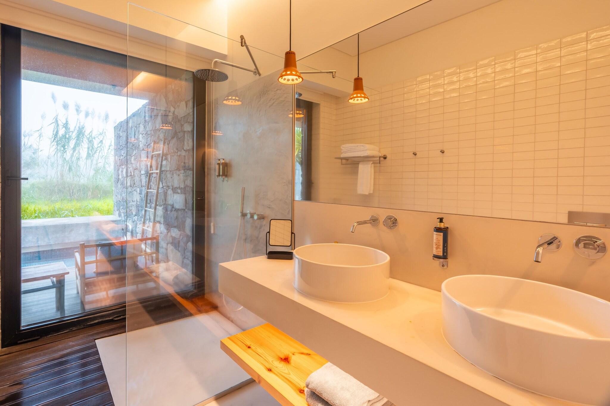 Double or Twin Deluxe with Private Pool