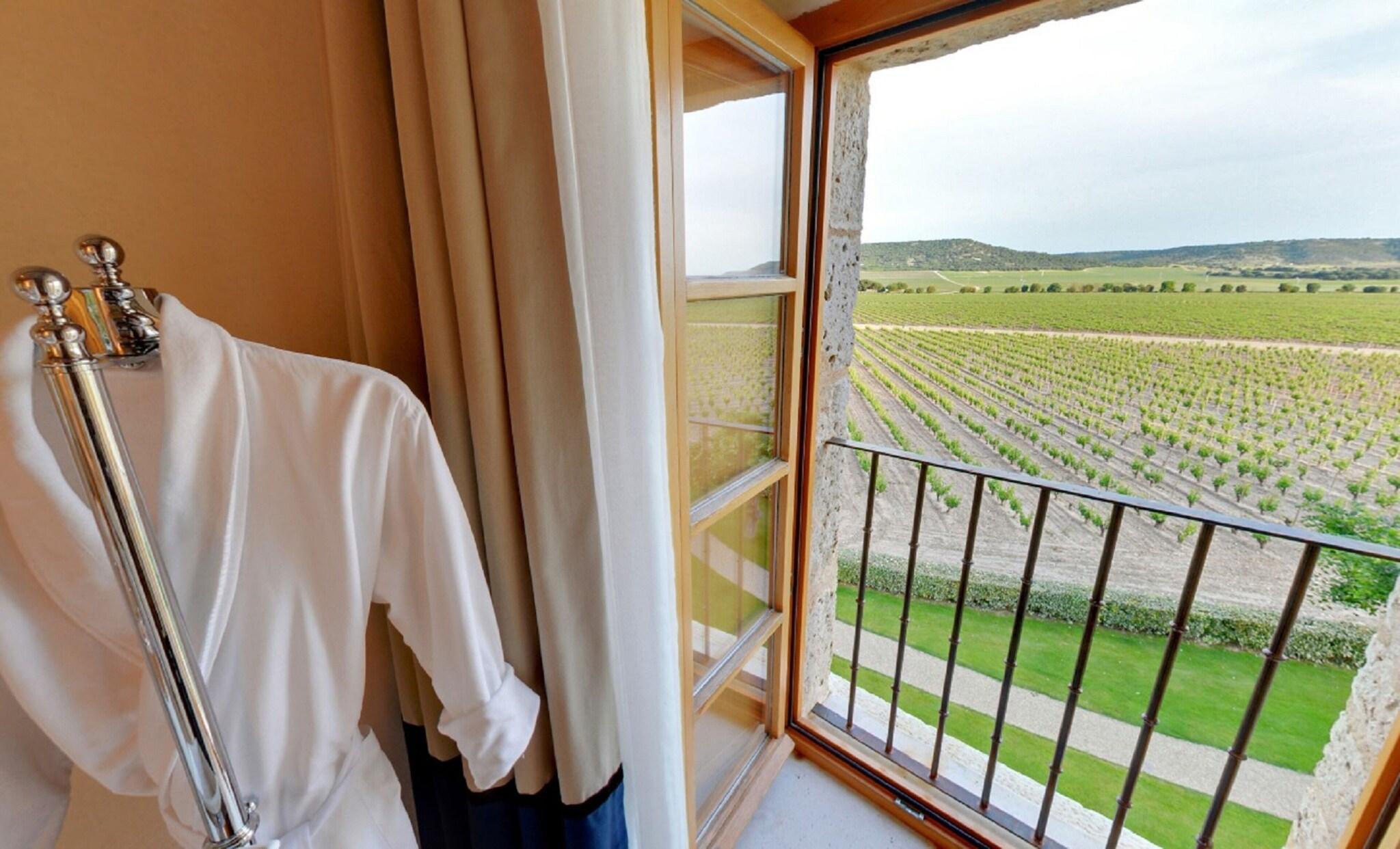 Double Superior Queen Bed