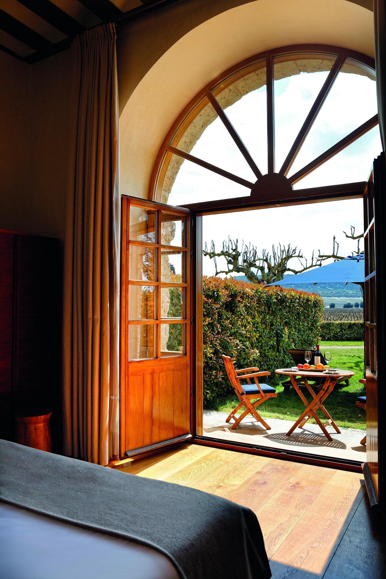 Double Classic Queen Bed