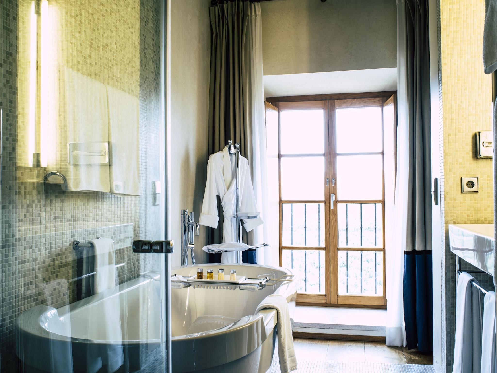 Double Superior Queen Bed