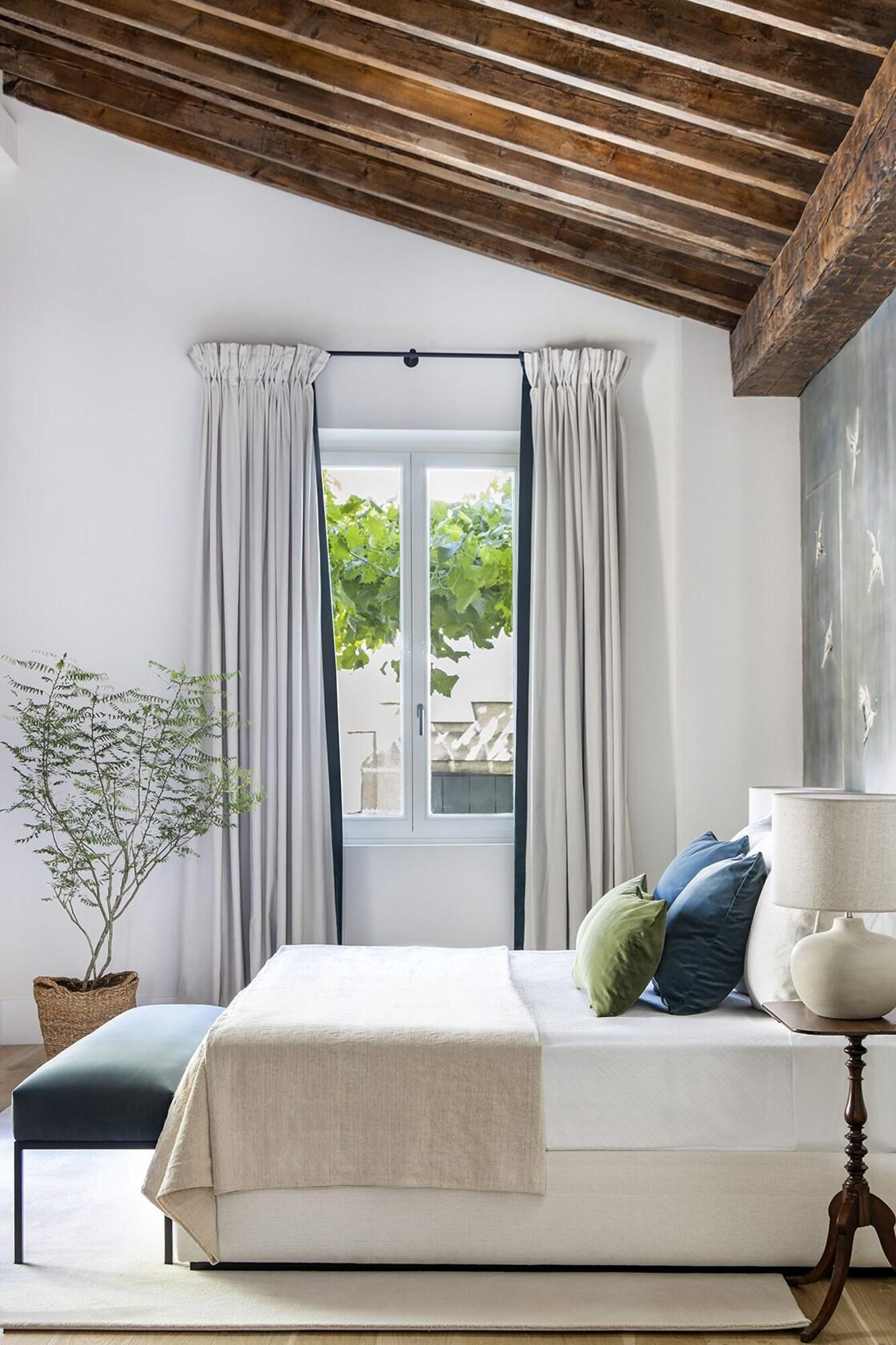 Junior Suite King Size Bed