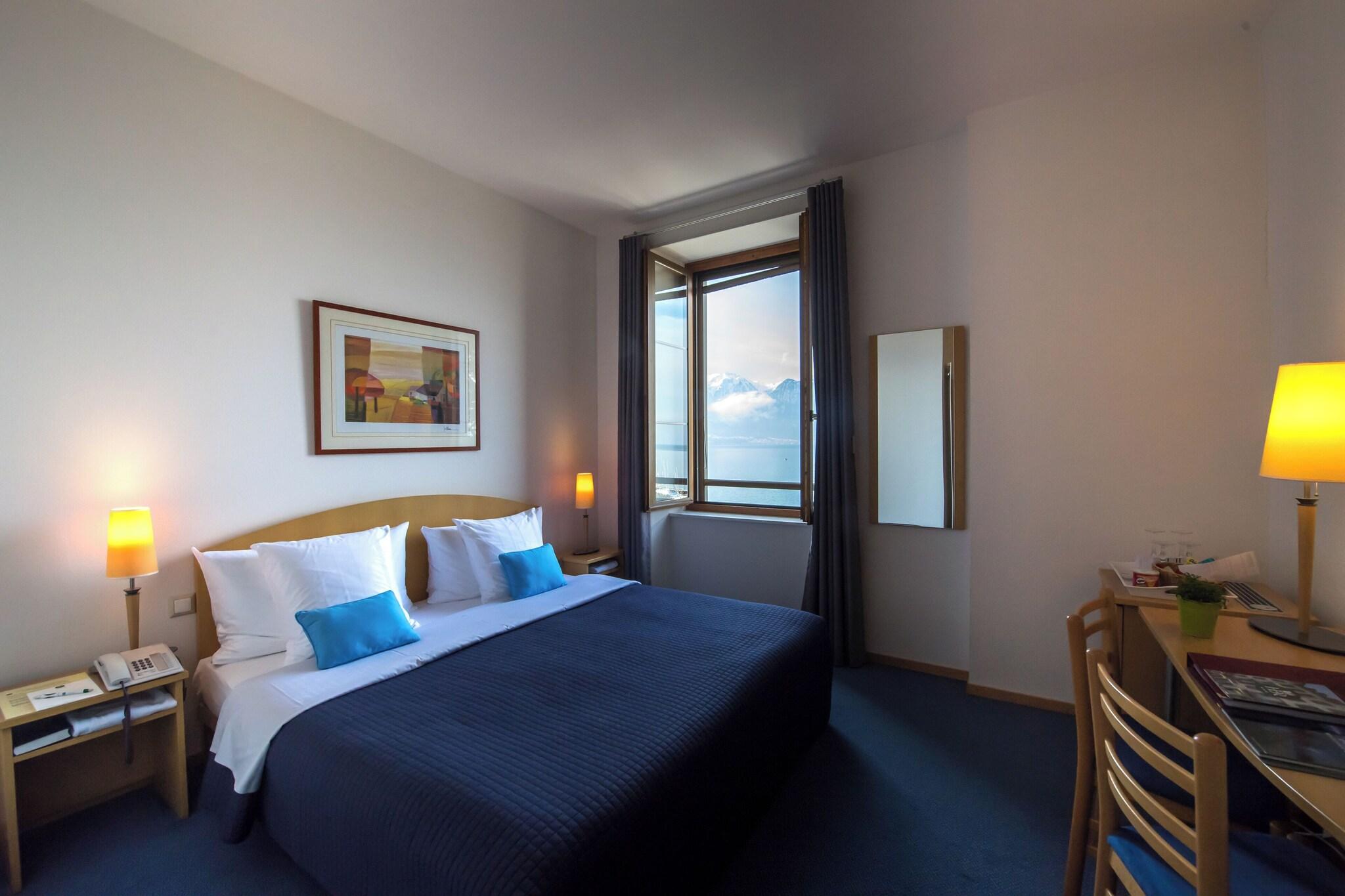 Double or Twin Lake View