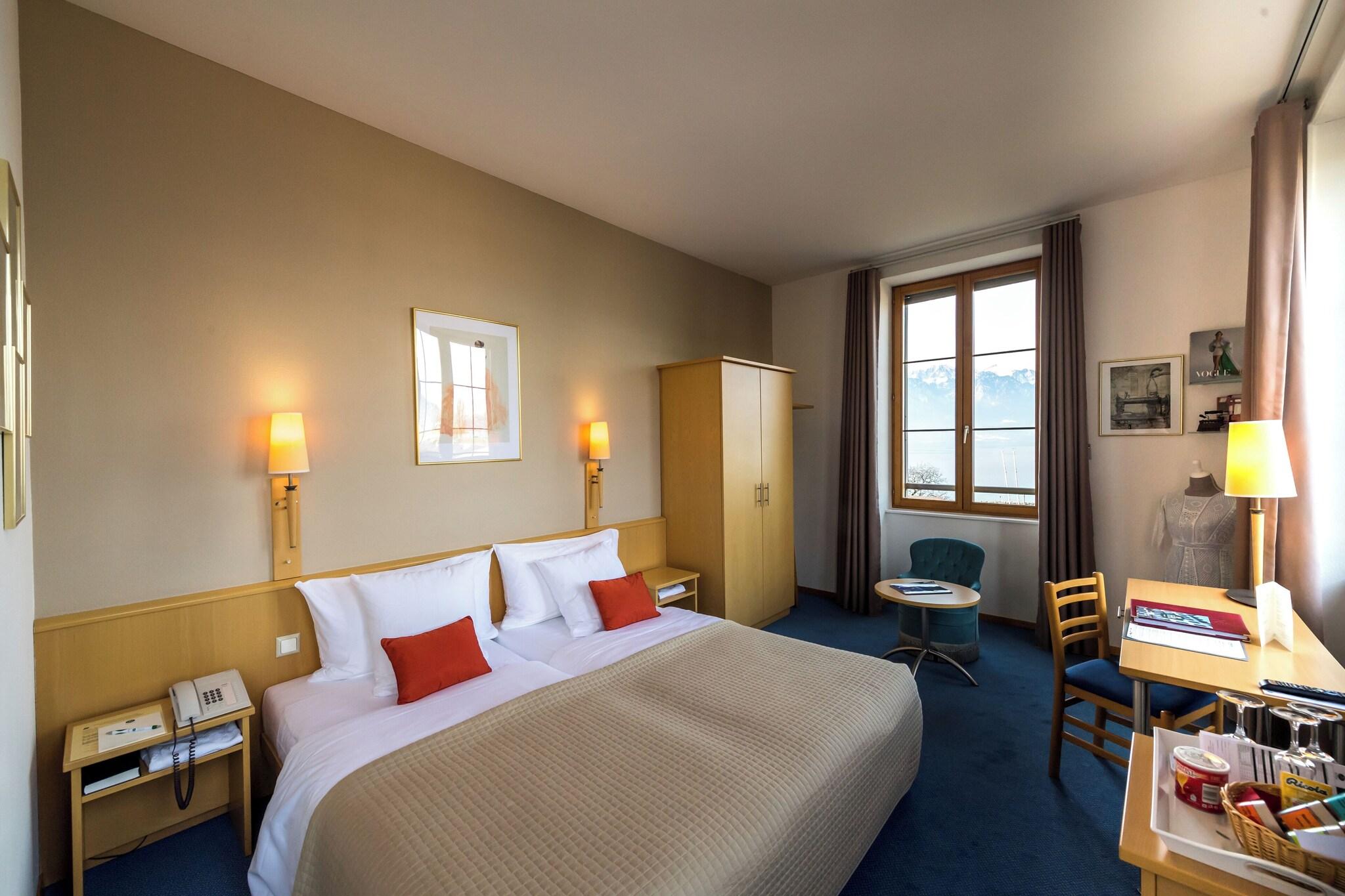 Double or Twin Lake View