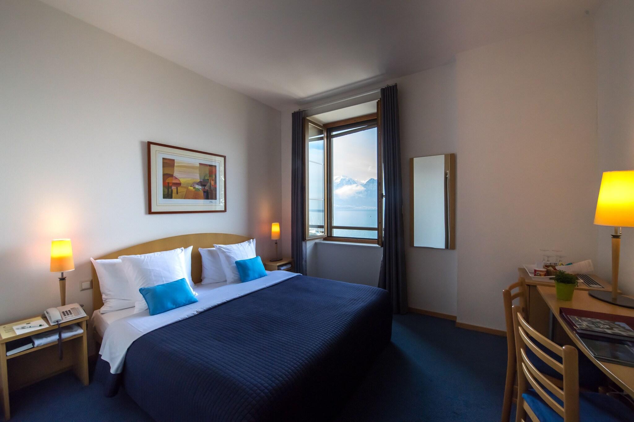 Double or Twin Lake View