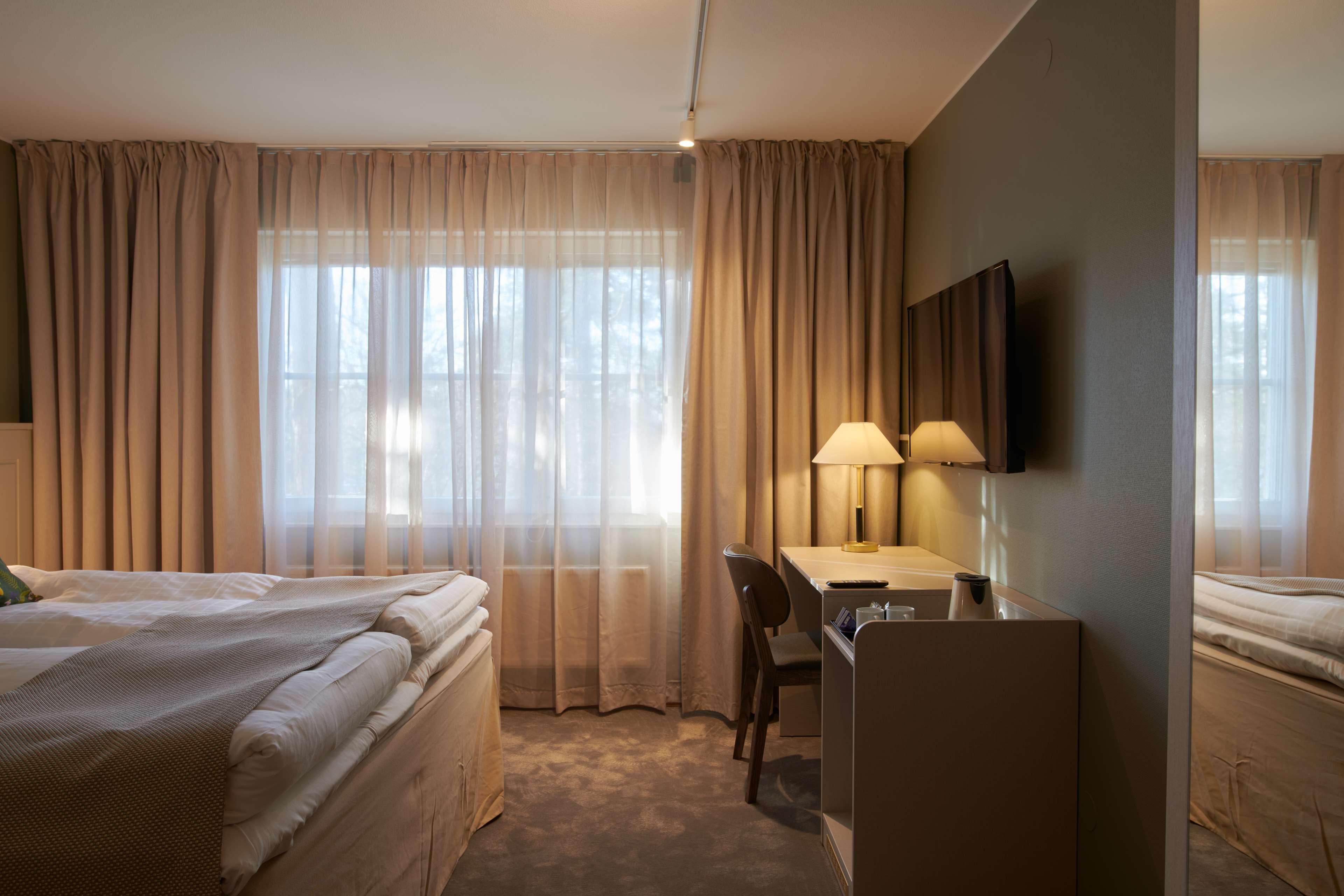 Double Queen Bed Non Smoking