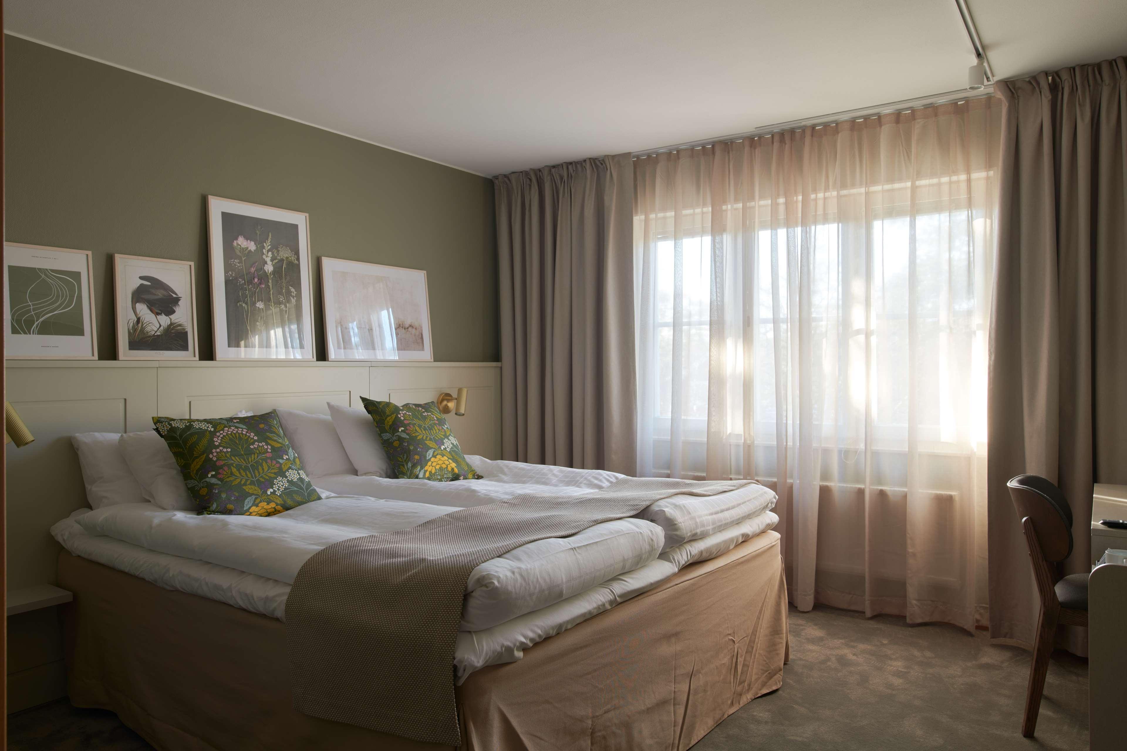 Double Queen Bed Non Smoking