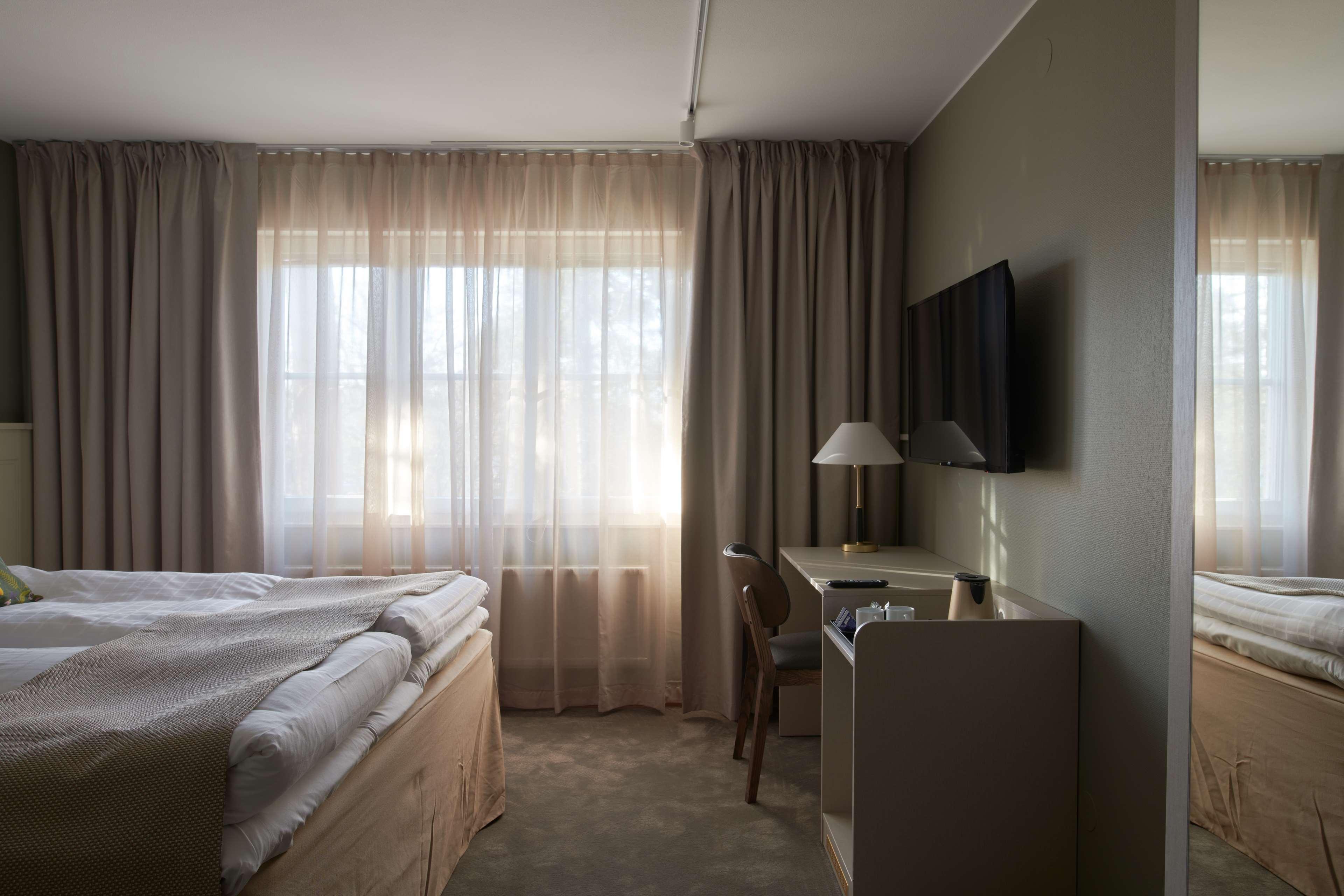 Double Queen Bed Non Smoking