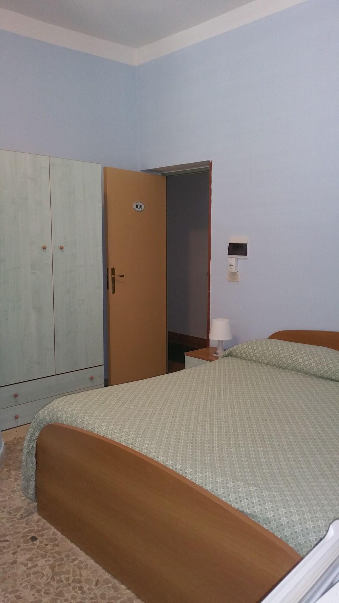 Double Queen Size Bed