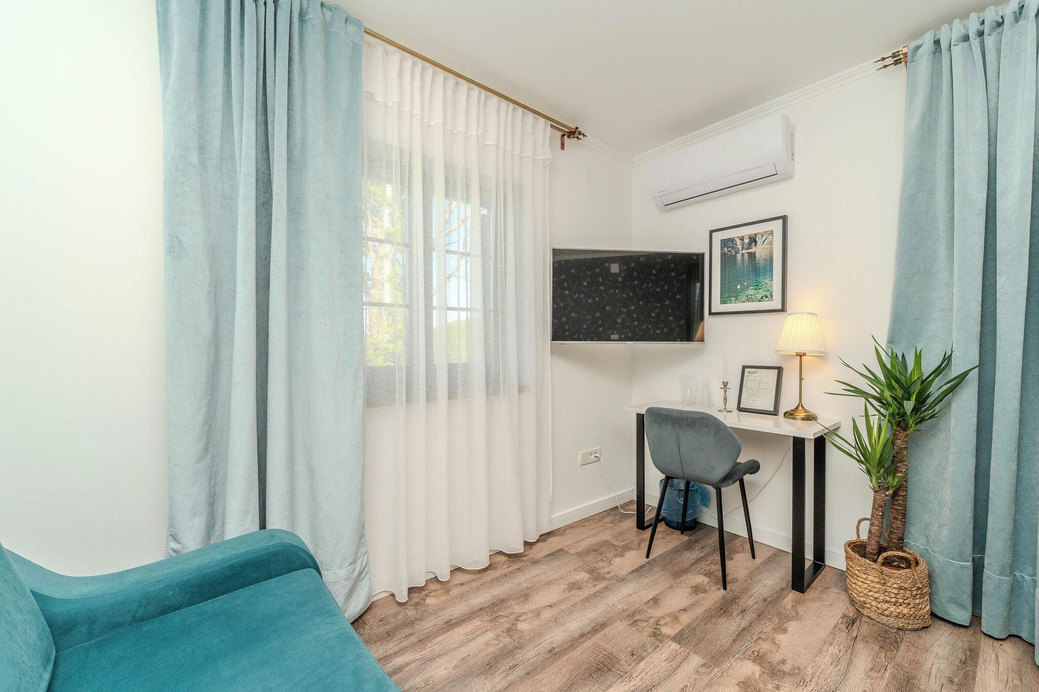 Double Deluxe Queen Bed