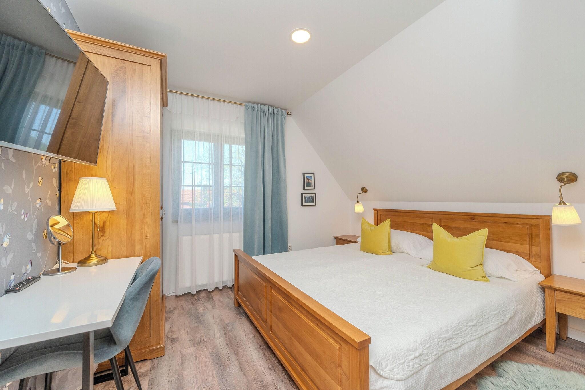 Apartment Queen Size Bed