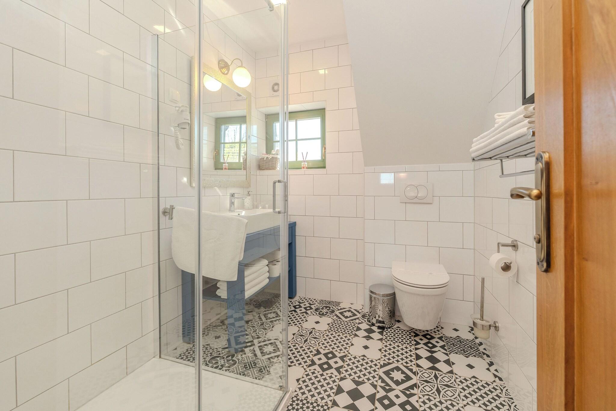 Apartment Queen Size Bed