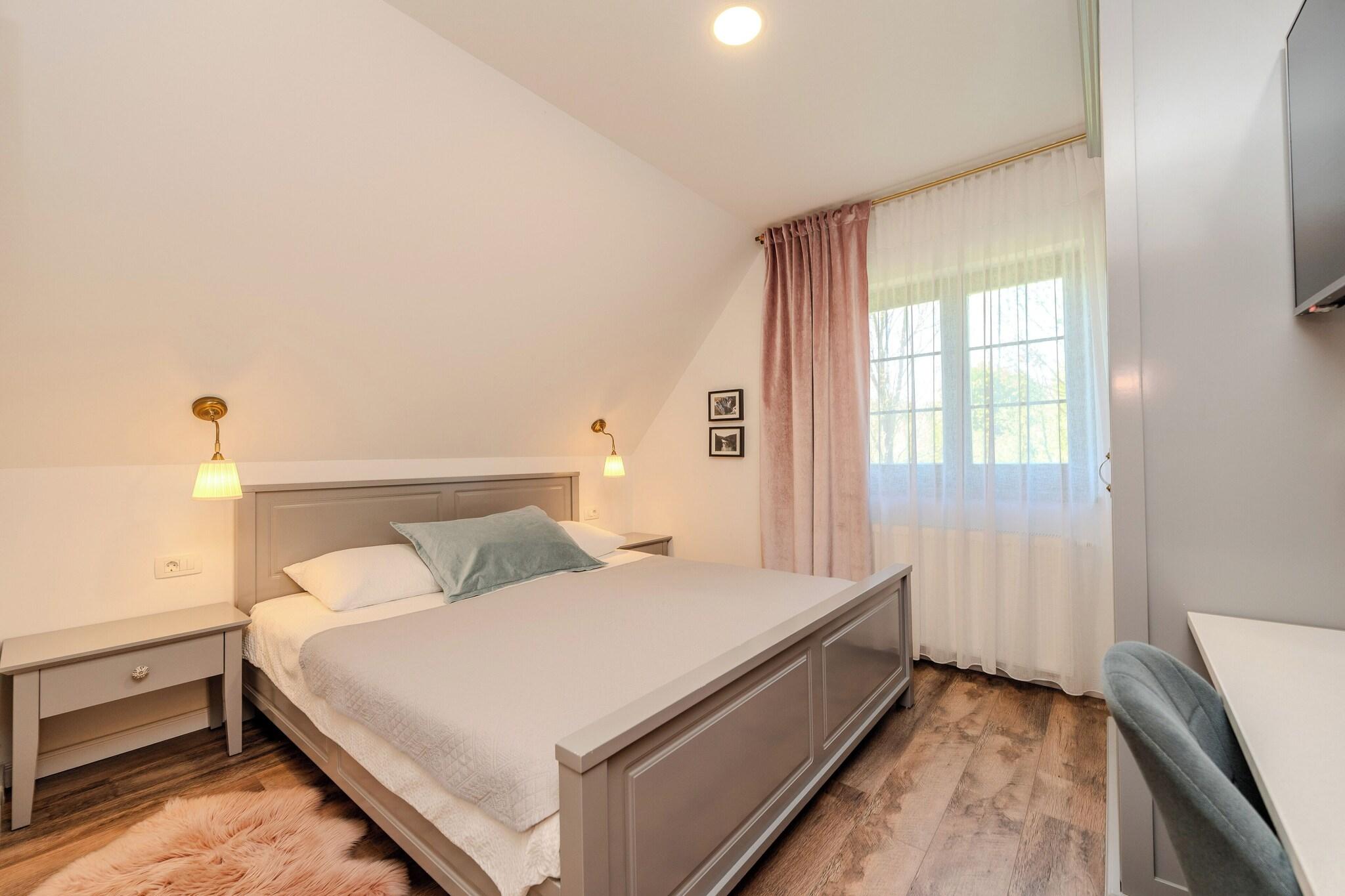 Apartment Queen Size Bed